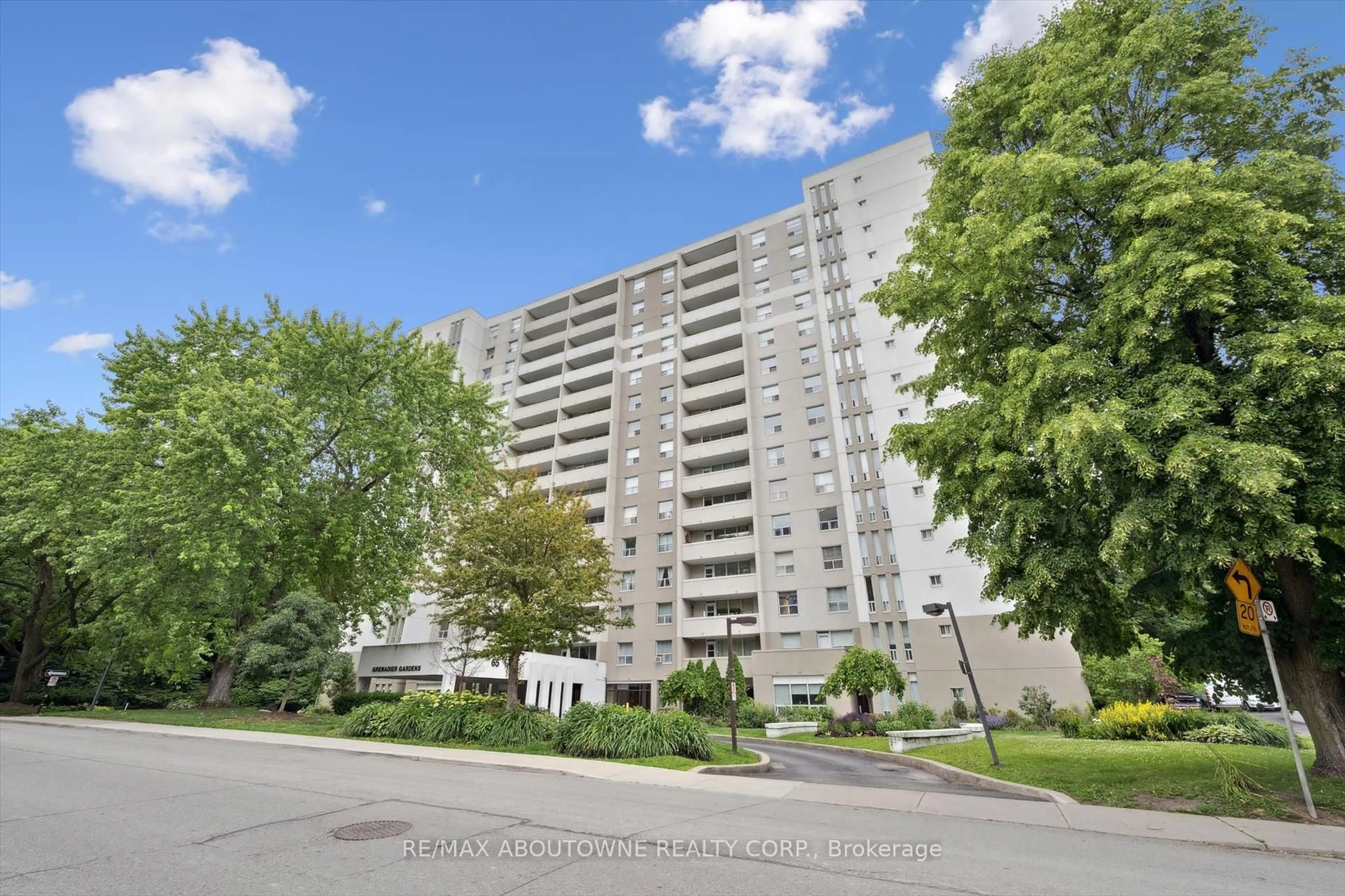 Unknown for 65 Southport St #1002, Toronto Ontario M6S 3N6