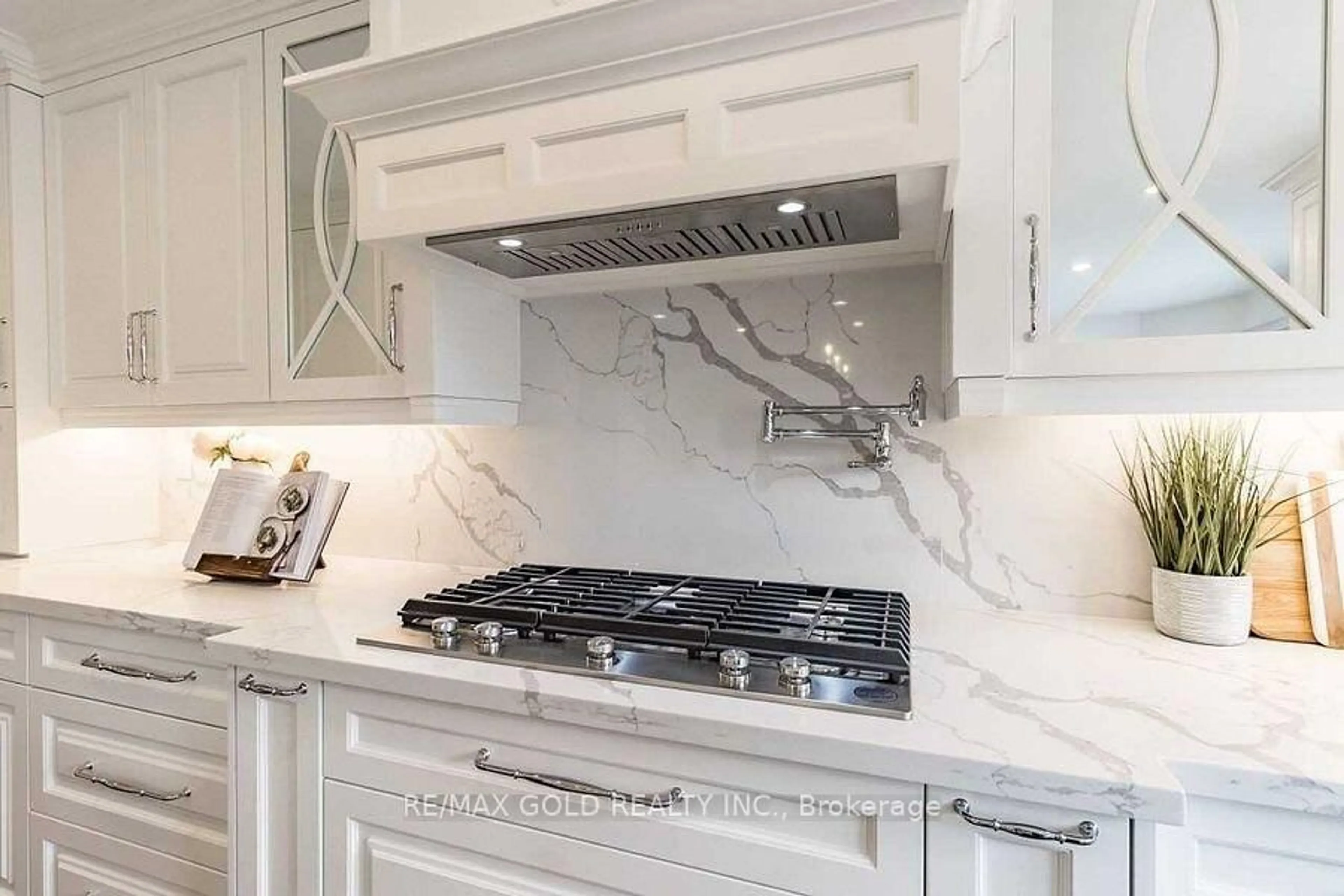 Contemporary kitchen, ceramic/tile floor for 30 Deerglen Dr, Brampton Ontario L6R 1M1