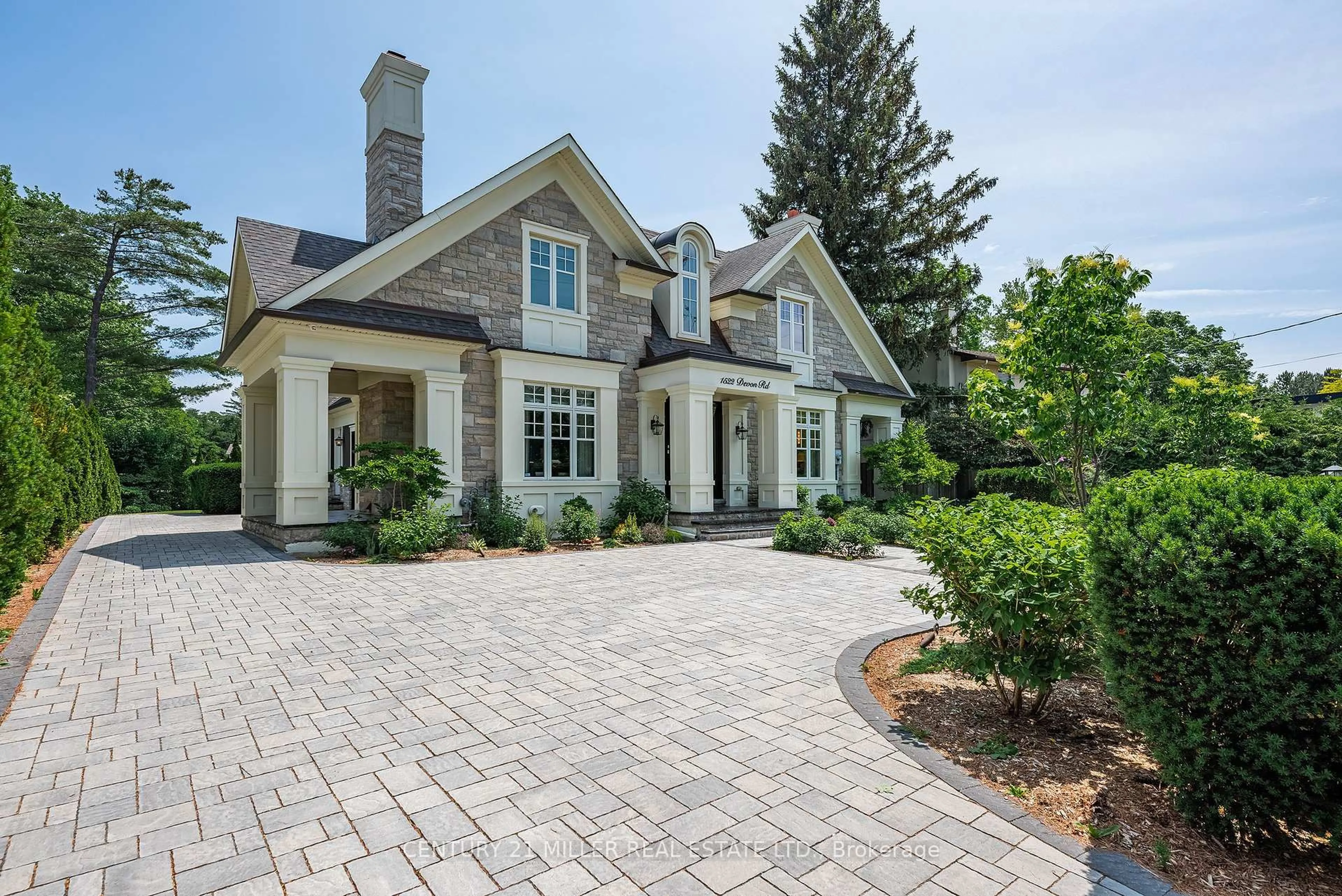 Home with brick exterior material, street for 1522 Devon Rd, Oakville Ontario L6J 2M5