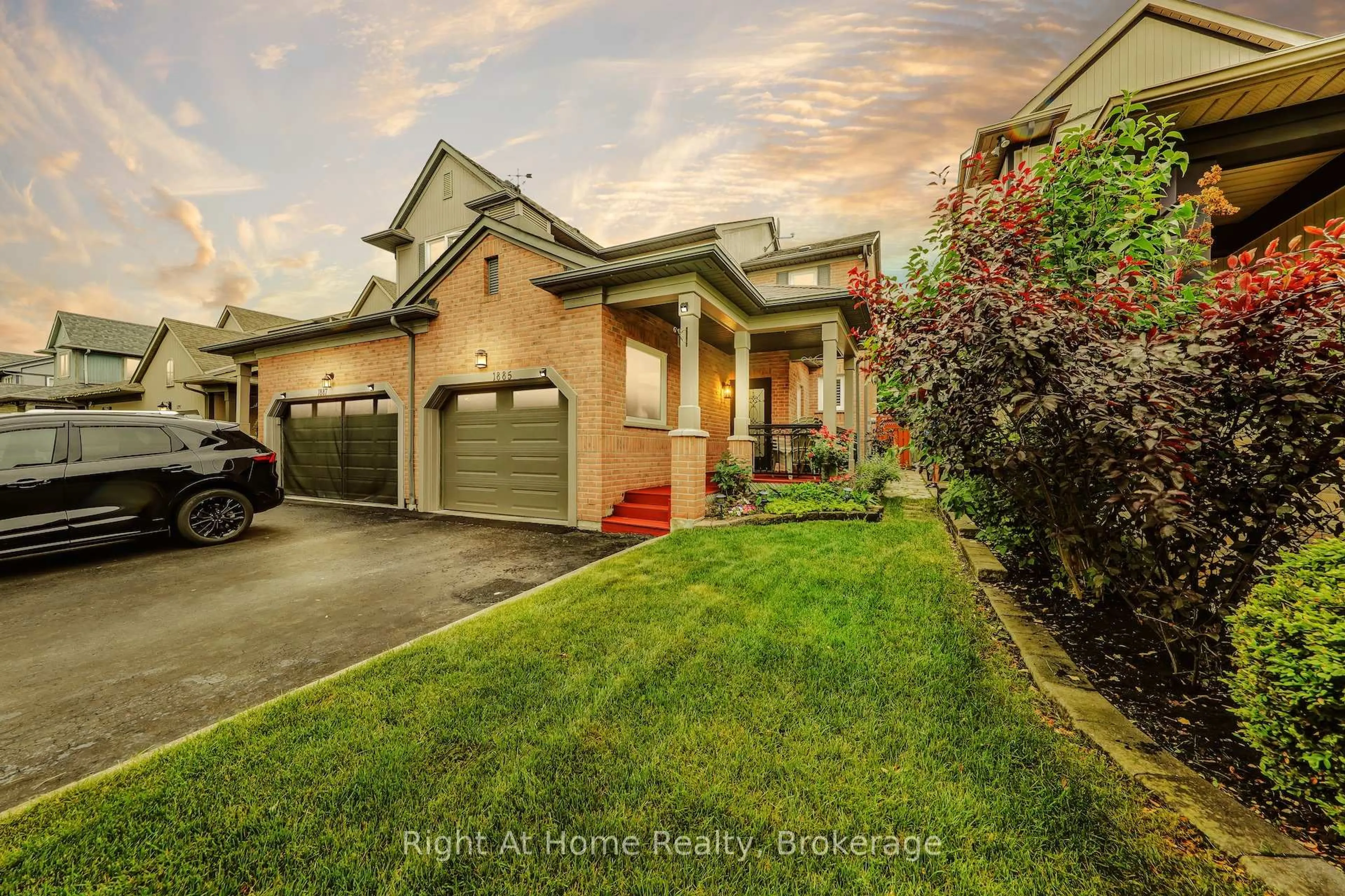 Home with brick exterior material, street for 1885 Stevington Cres, Mississauga Ontario L5N 7S5