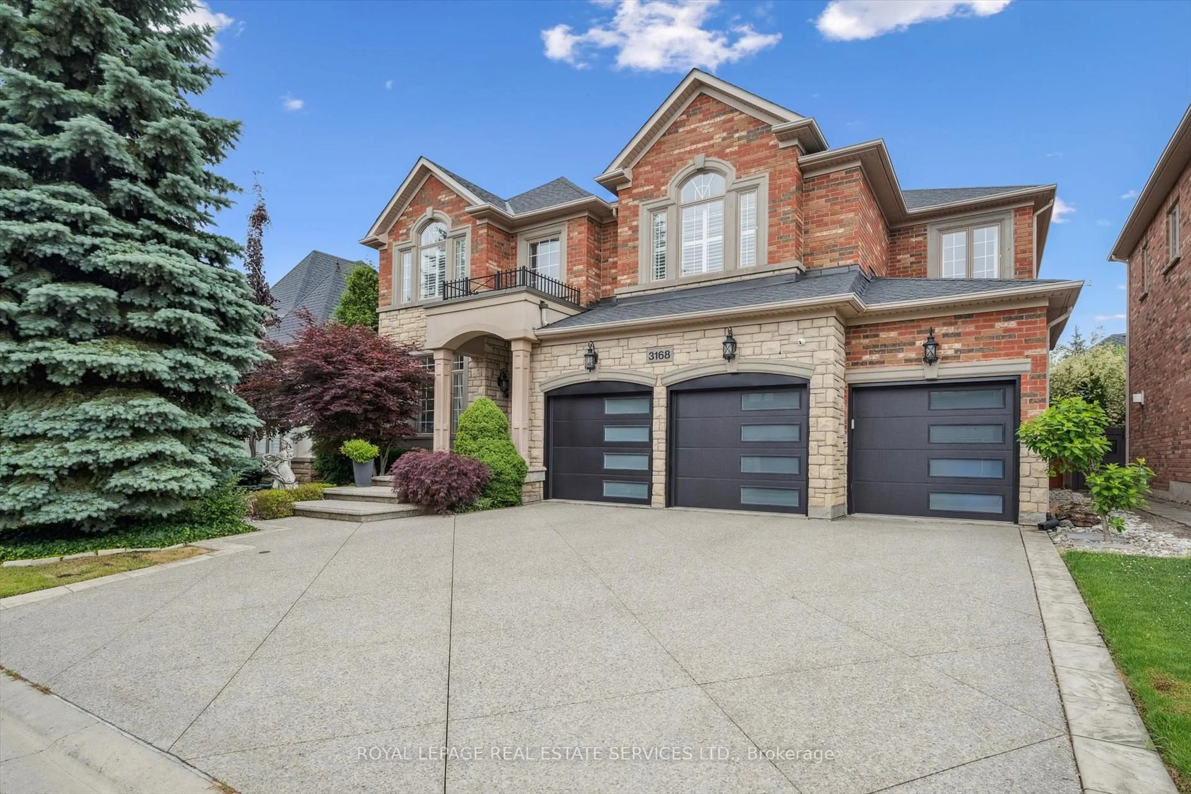 Home with brick exterior material, street for 3168 Saddleworth Cres, Oakville Ontario L6M 0A8