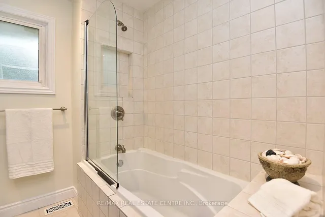Additional image 19 of 405 Erindale Dr
