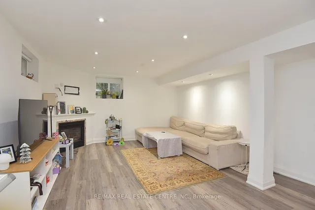 Additional image 24 of 405 Erindale Dr