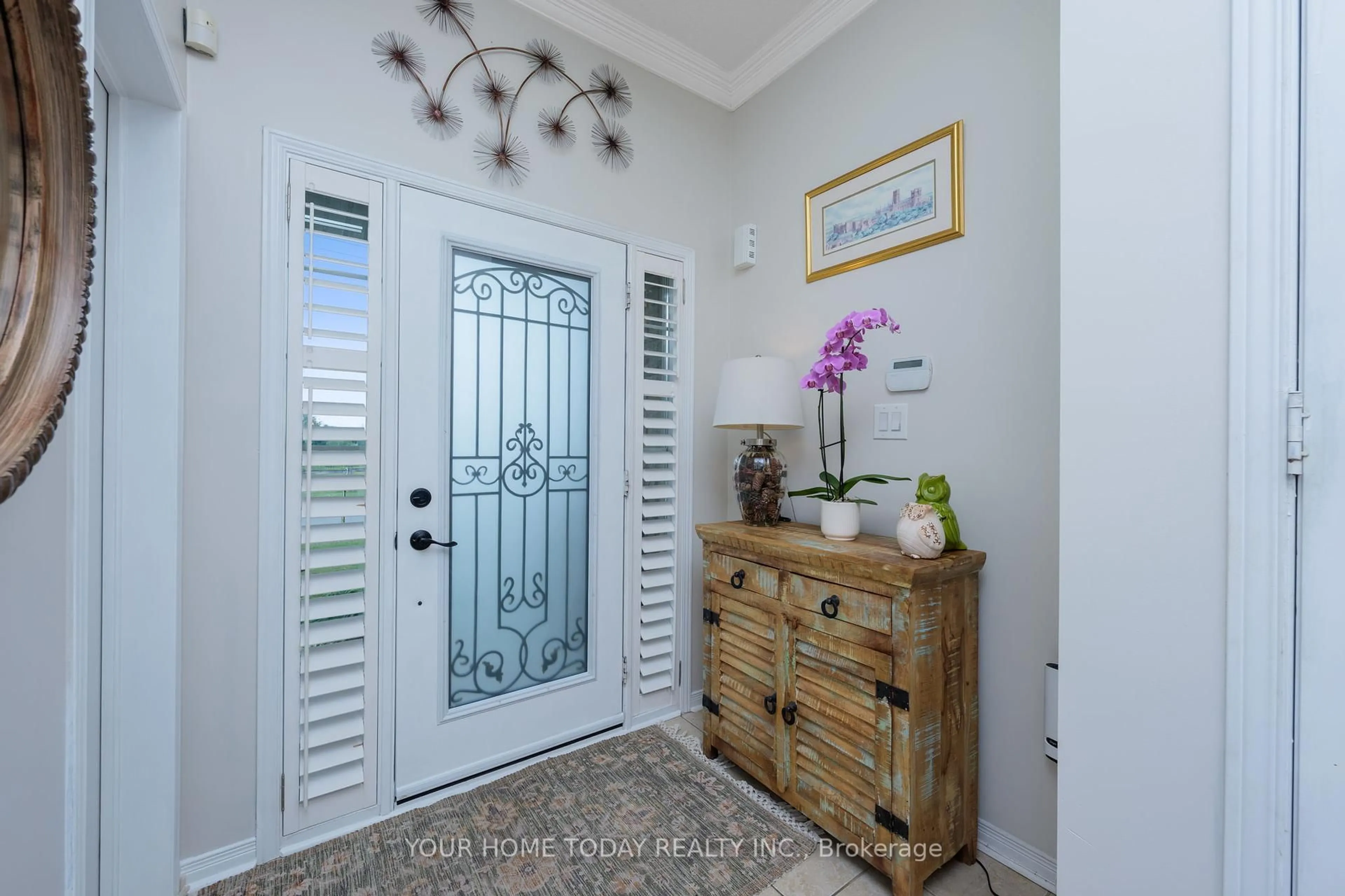 Indoor entryway for 20 Chetholme Pl, Halton Hills Ontario L7G 0E1