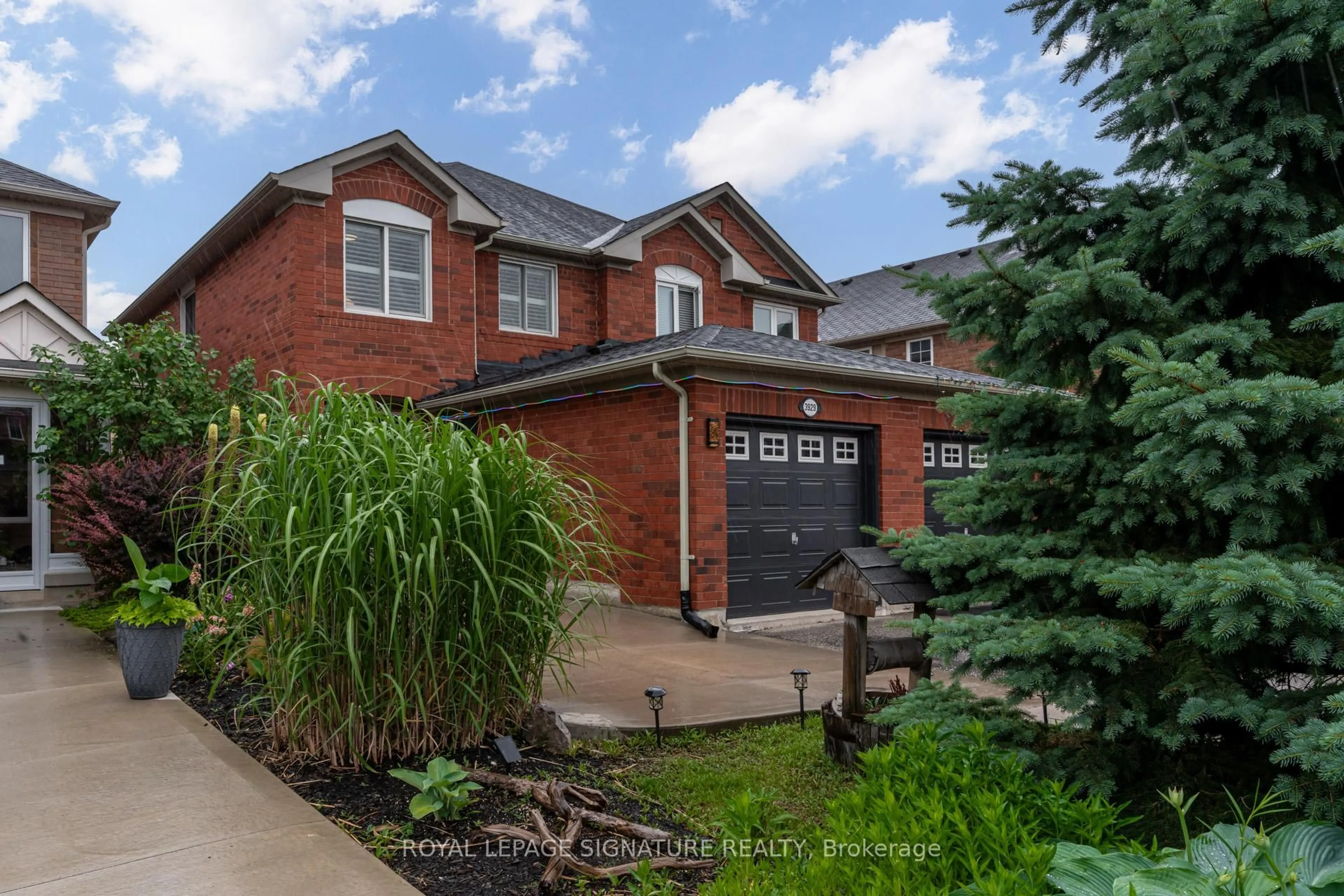 Home with brick exterior material, street for 3929 Milkwood Cres, Mississauga Ontario L5N 8H2