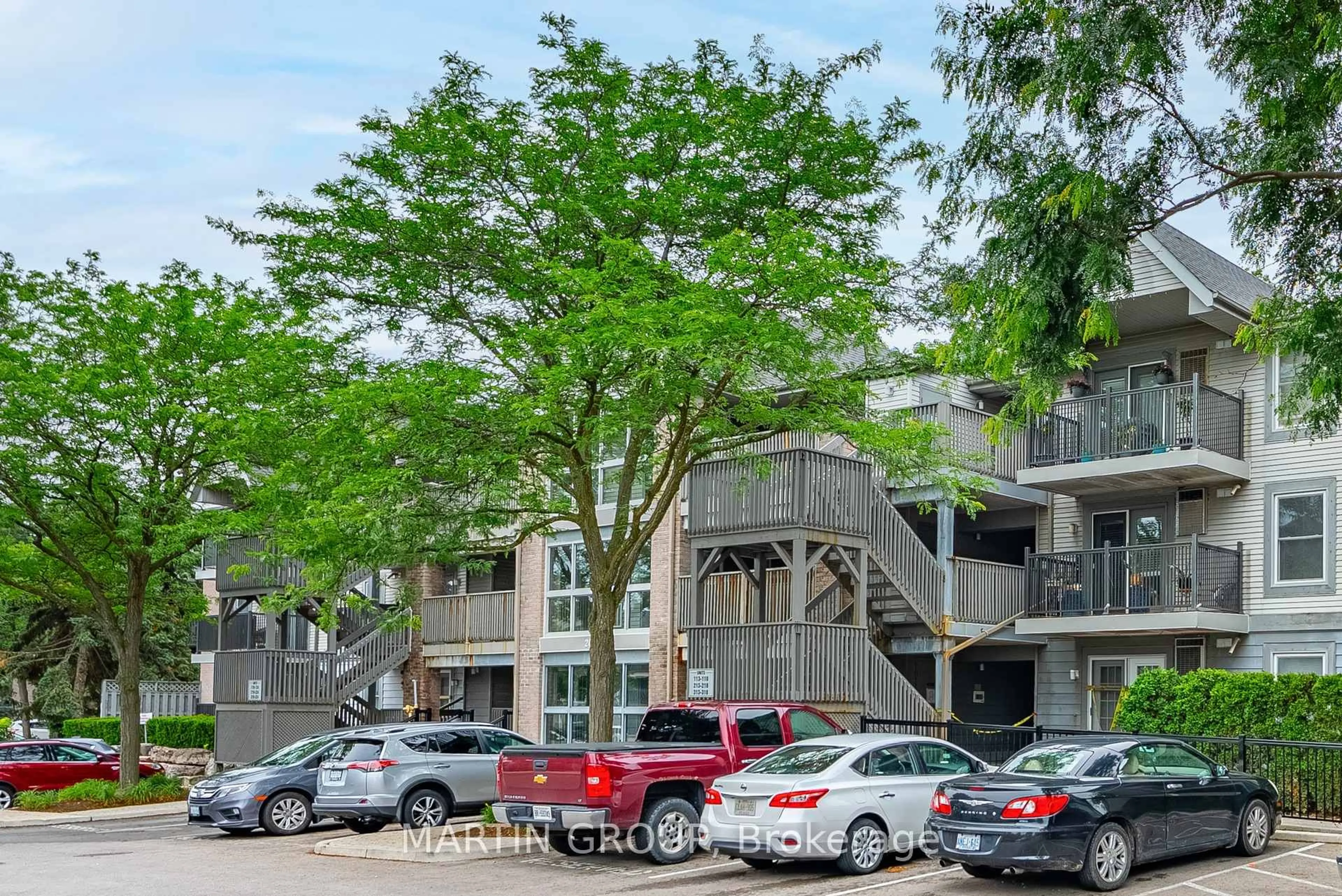 Patio, street for 2040 Cleaver Ave #218, Burlington Ontario L7M 4C4