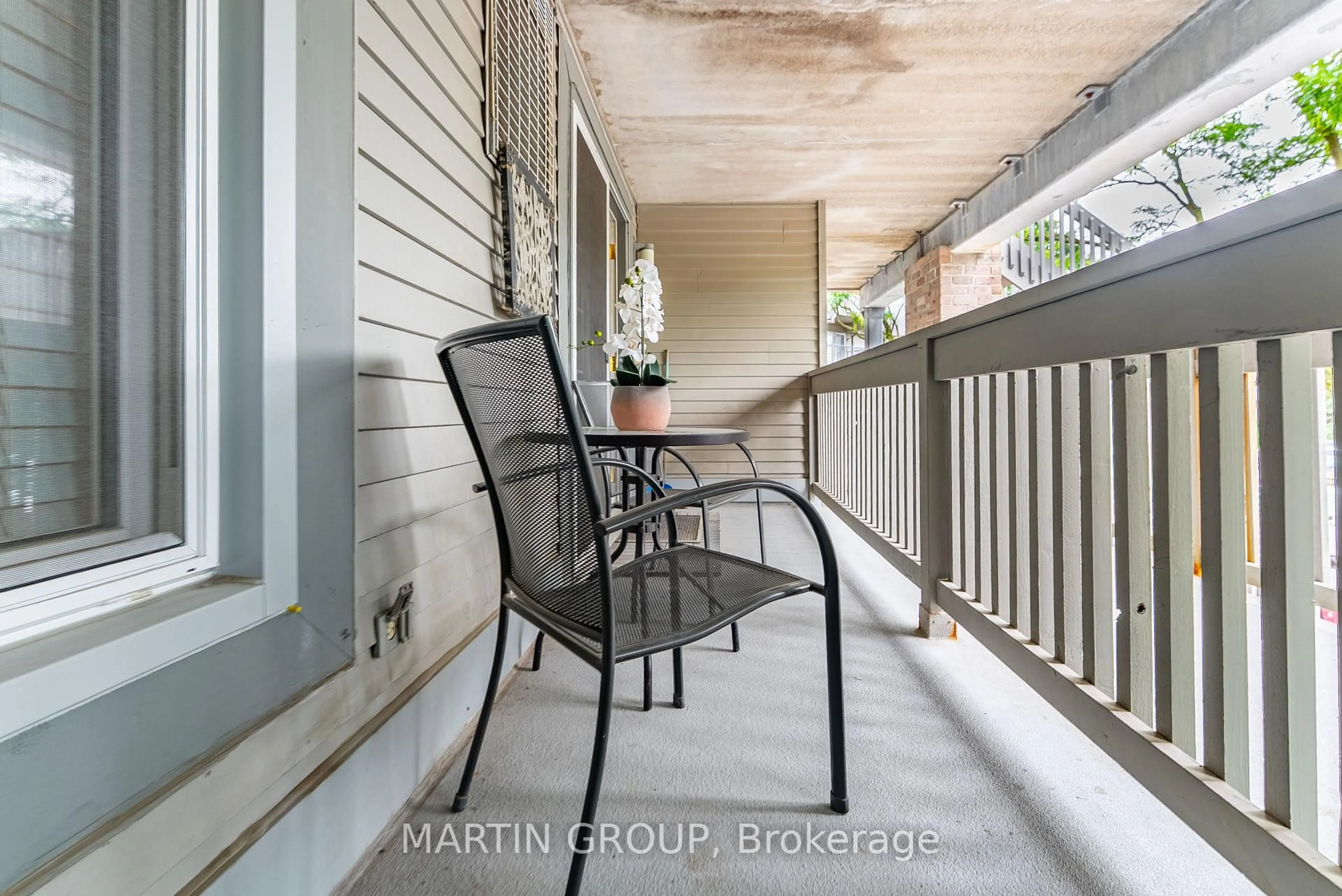 Patio, street for 2040 Cleaver Ave #218, Burlington Ontario L7M 4C4