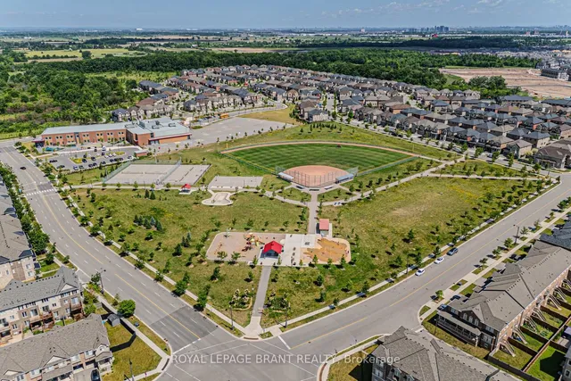 Primary image of 422 Athabasca Common