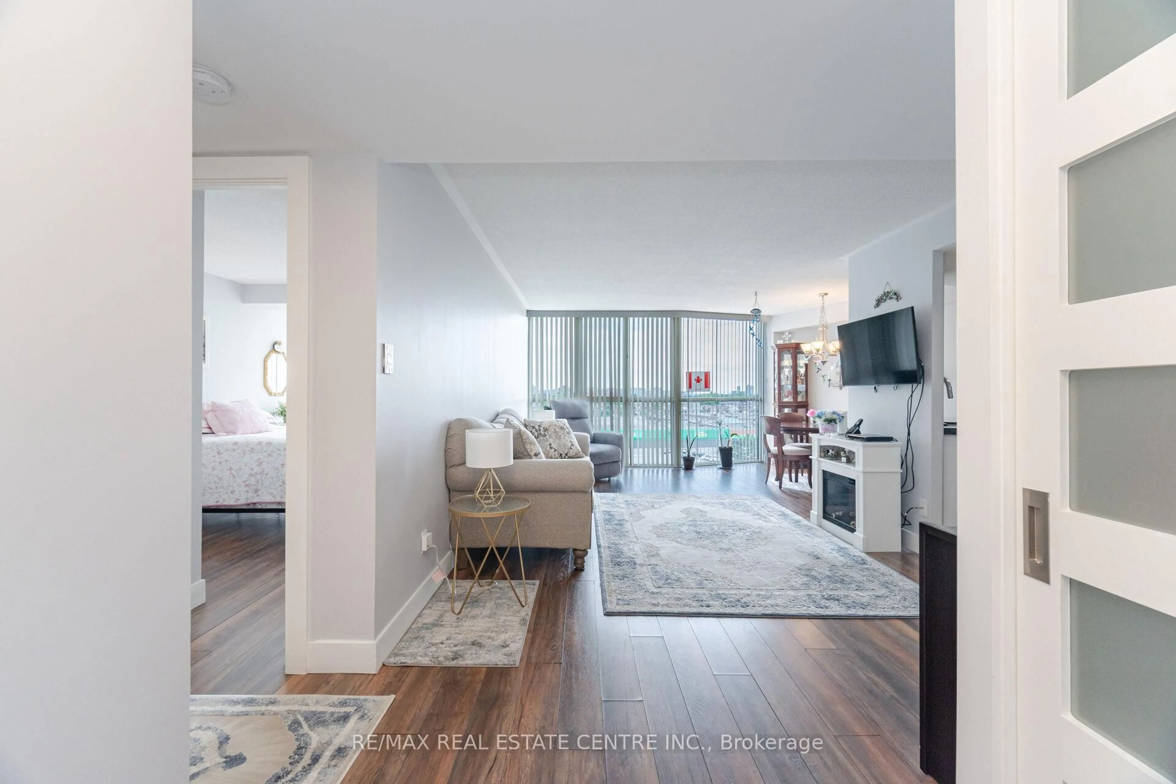 Unknown for 1360 Rathburn Rd #705, Mississauga Ontario L4W 4H4