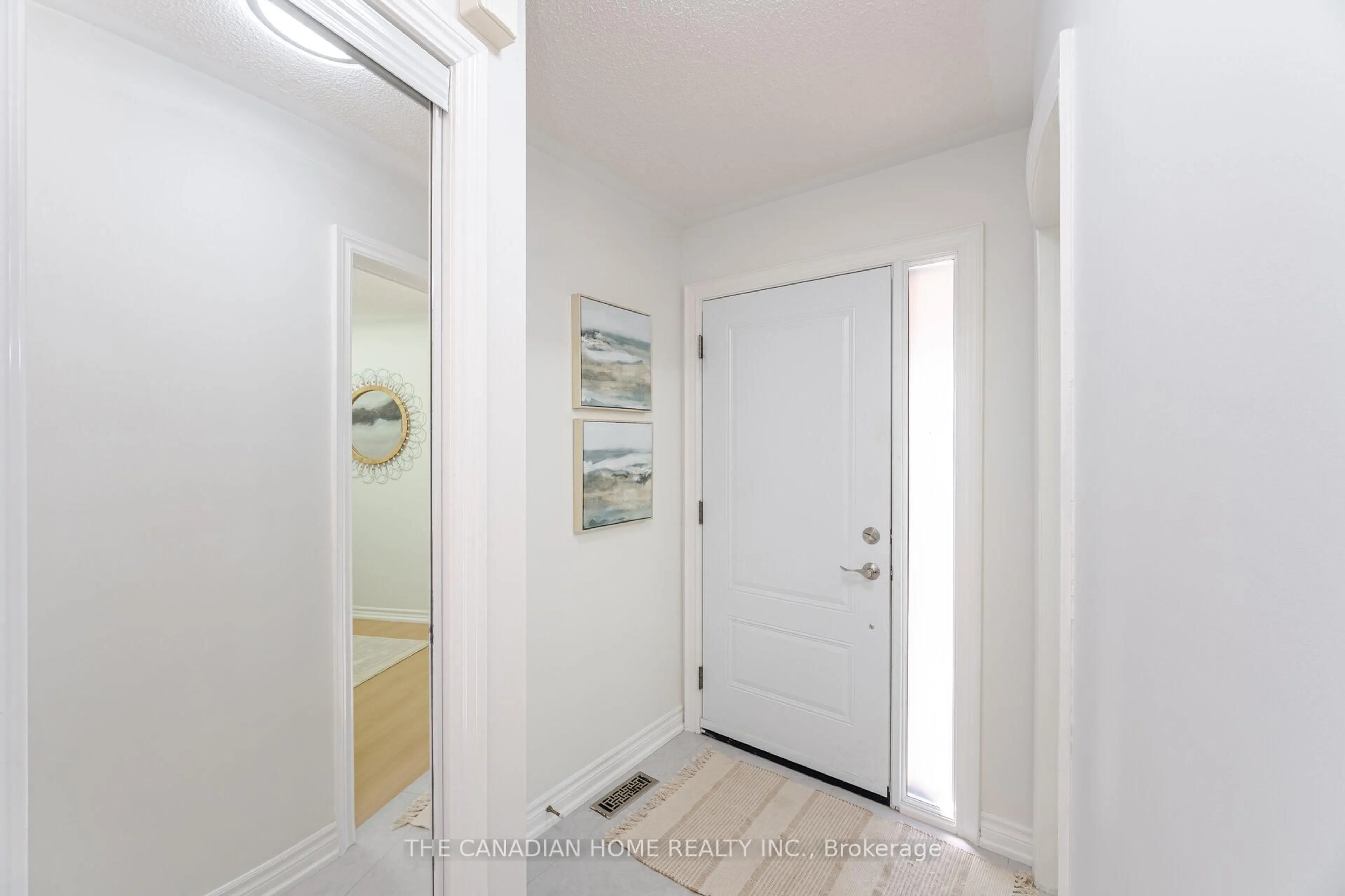 Indoor entryway for 7059 Magistrate Terr, Mississauga Ontario L5W 1E5