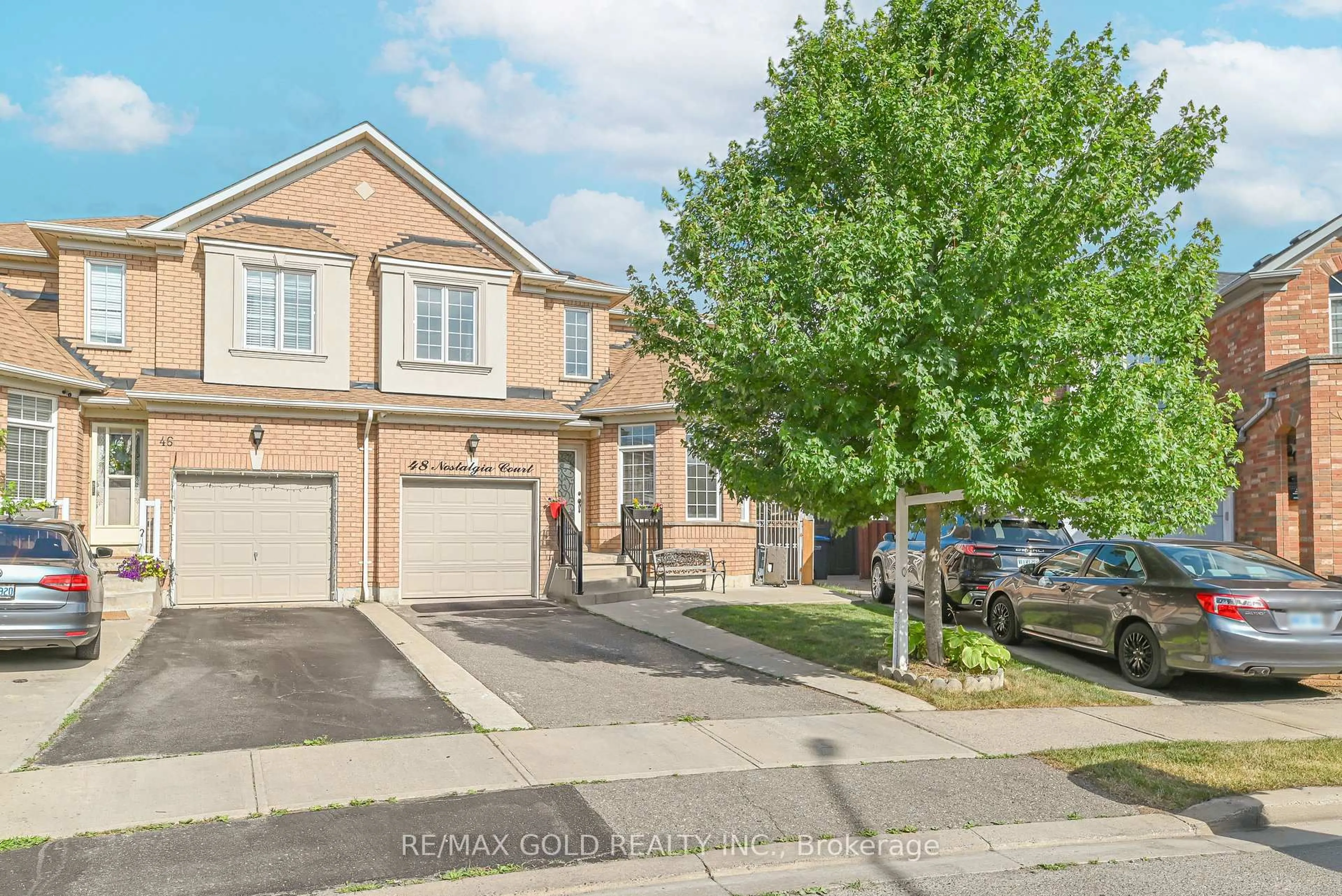 A pic from outside/outdoor area/front of a property/back of a property/a pic from drone, street for 48 Nostalgia Crt, Brampton Ontario L6X 5C6