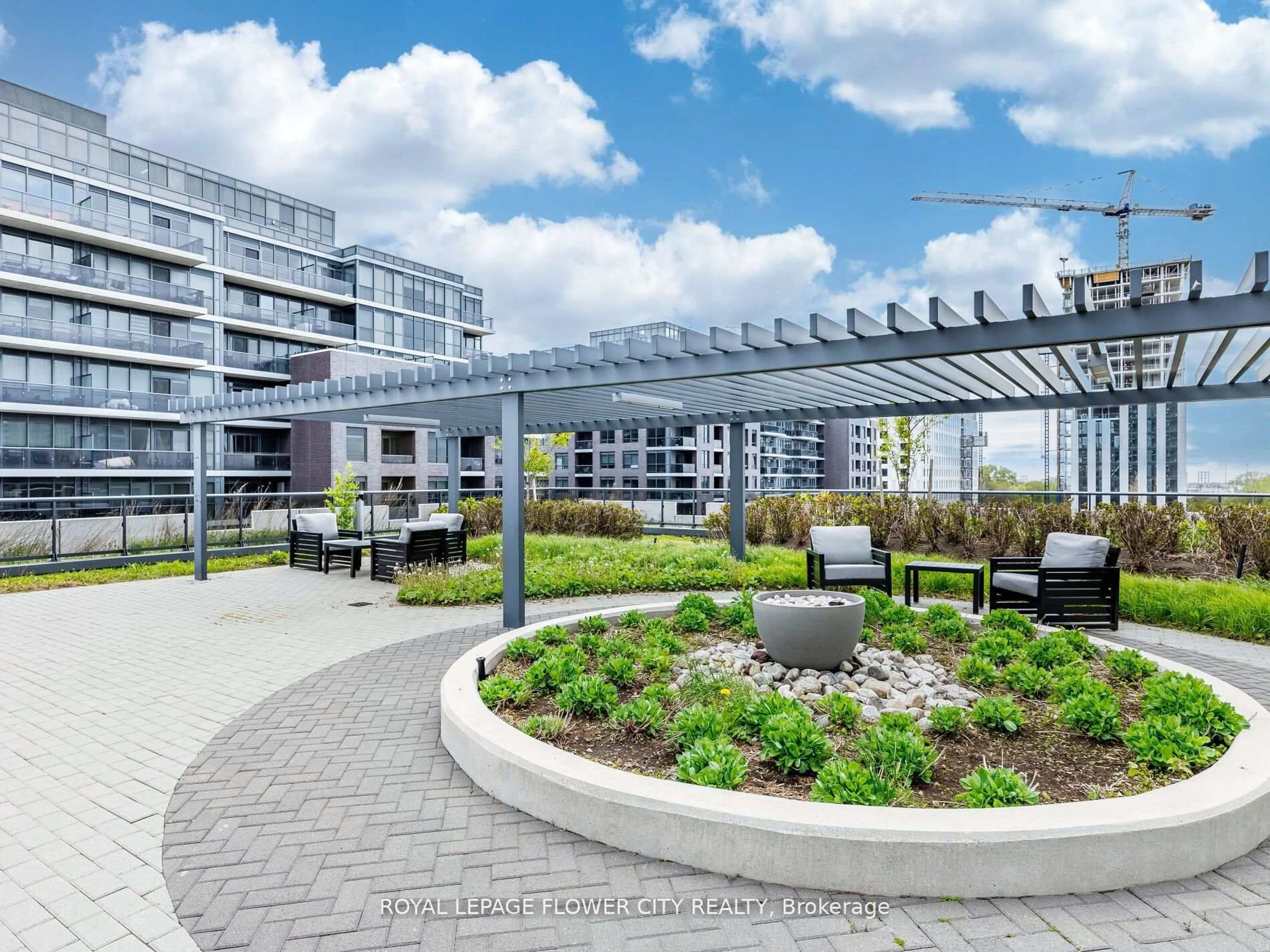 Patio, unknown for 30 Gibbs Rd #2804, Toronto Ontario M9B 6L6