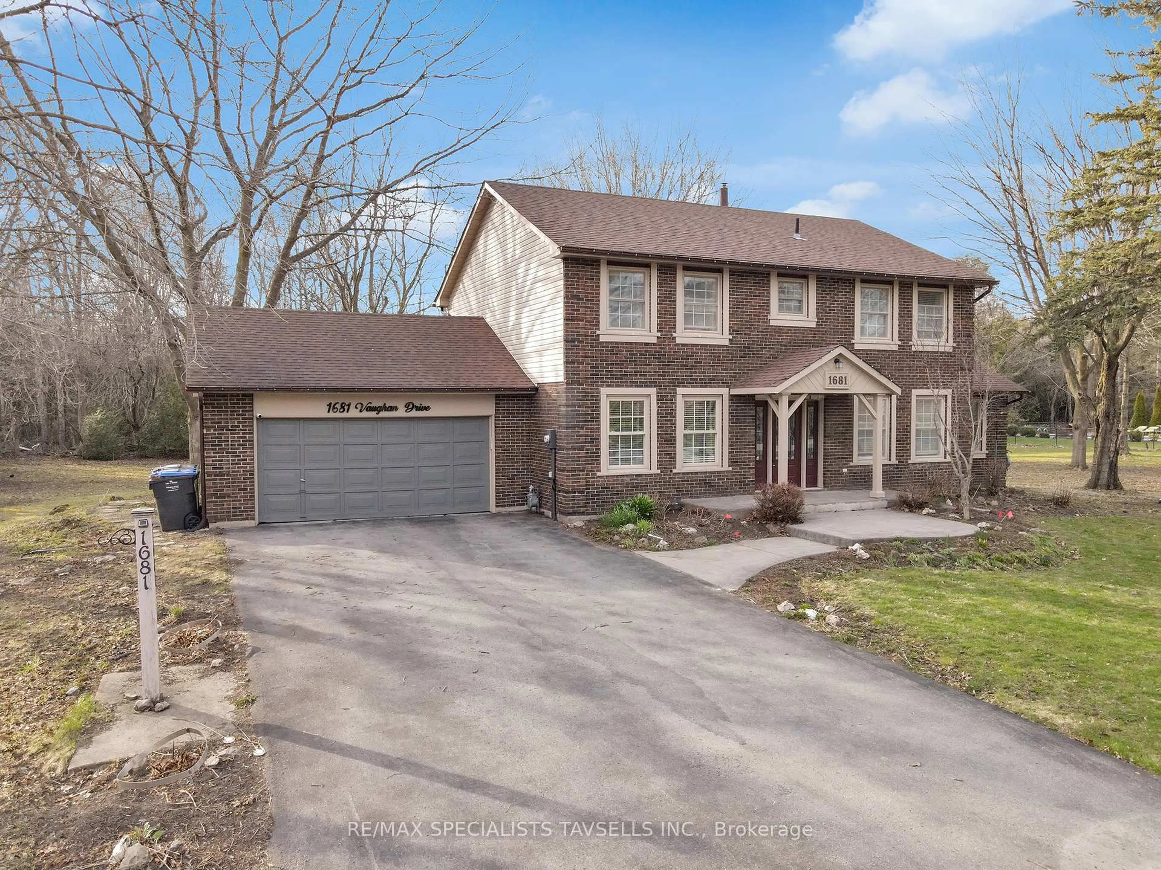 Home with brick exterior material, street for 1681 Vaughan Dr, Caledon Ontario L7K 1C4