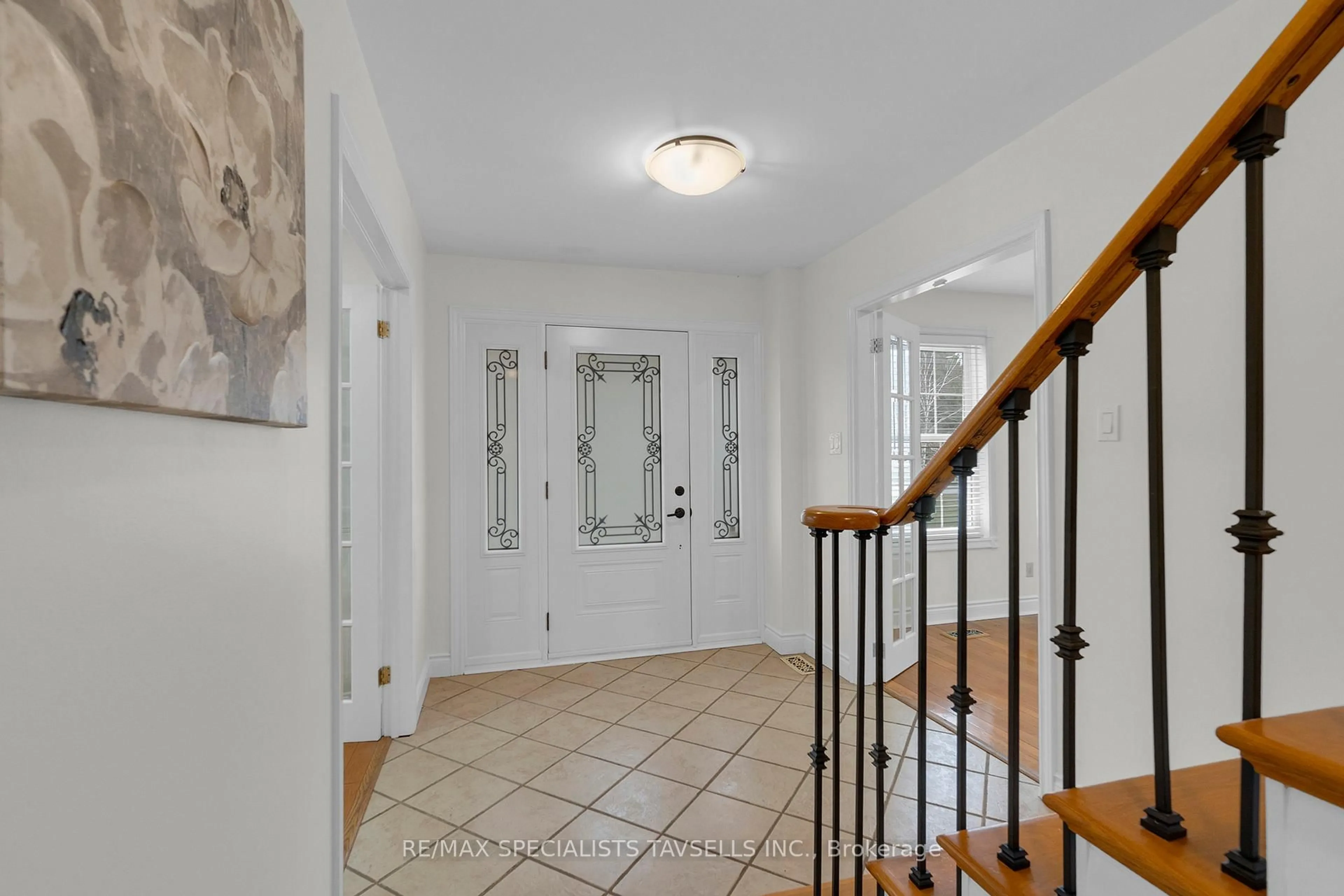 Indoor entryway for 1681 Vaughan Dr, Caledon Ontario L7K 1C4
