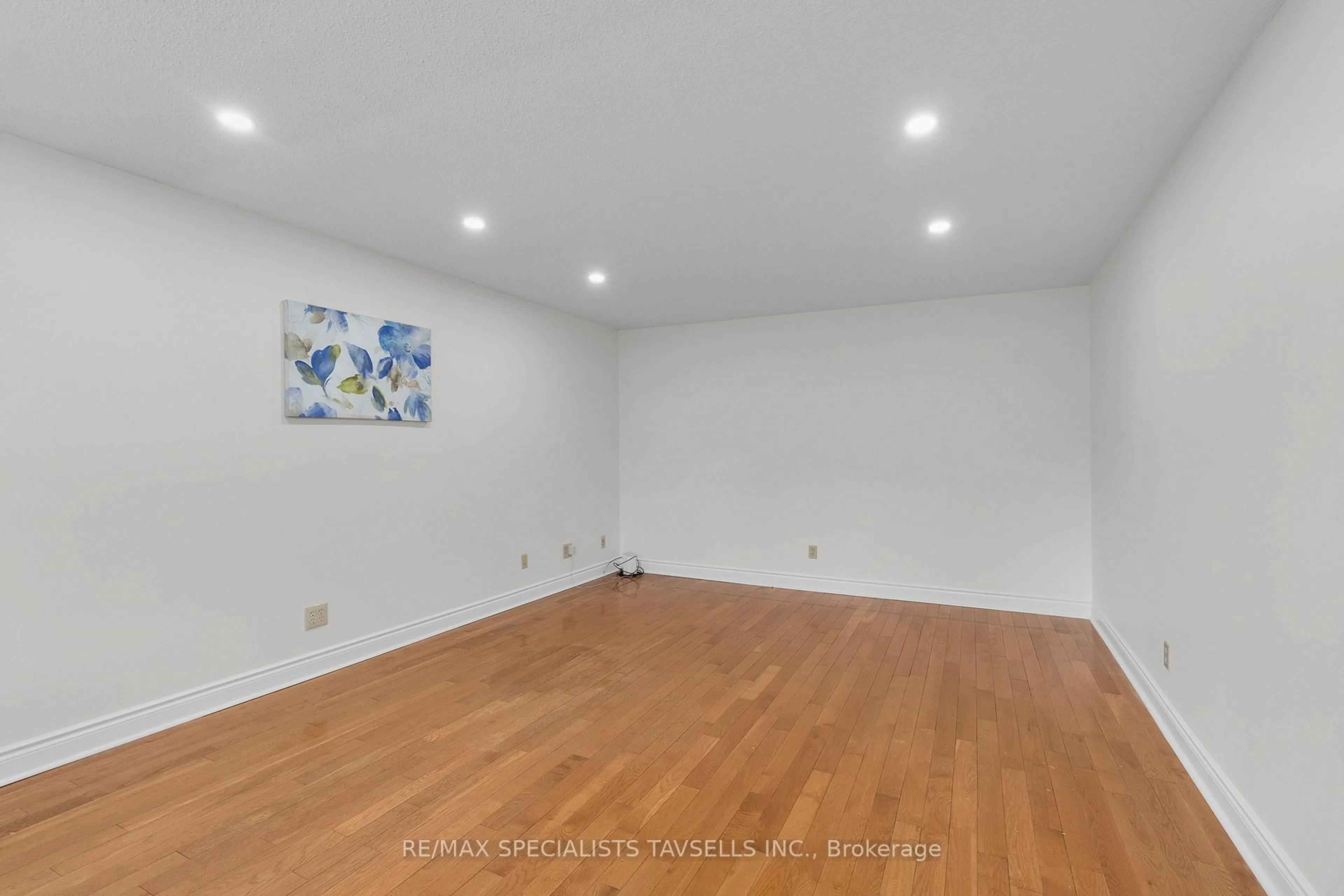 A pic of a room for 1681 Vaughan Dr, Caledon Ontario L7K 1C4
