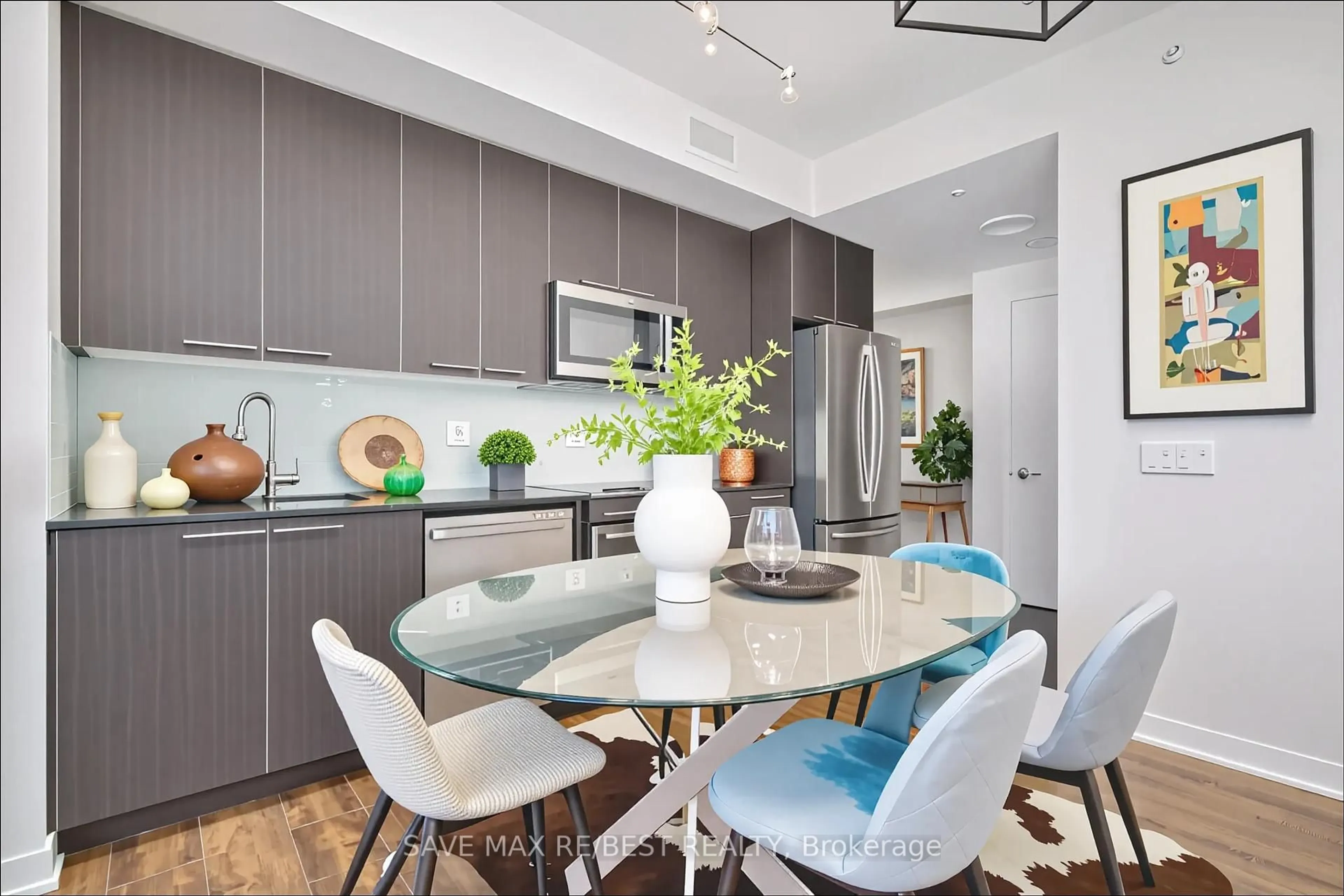 Contemporary kitchen, unknown for 10 Park Lawn Rd #807, Toronto Ontario M8V 0H9