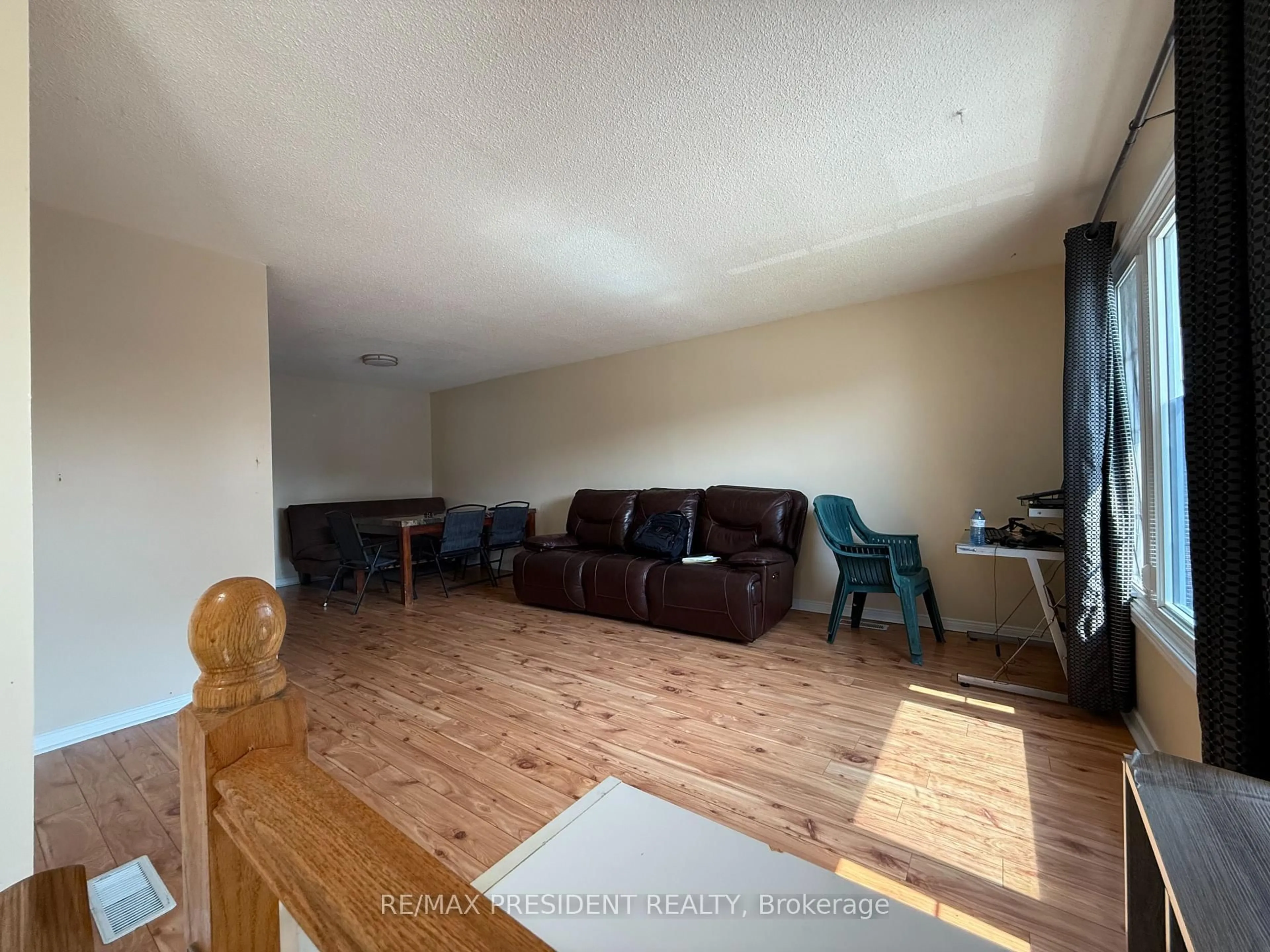 A pic of a room for 84 Primerose Cres, Brampton Ontario L6Z 1E3