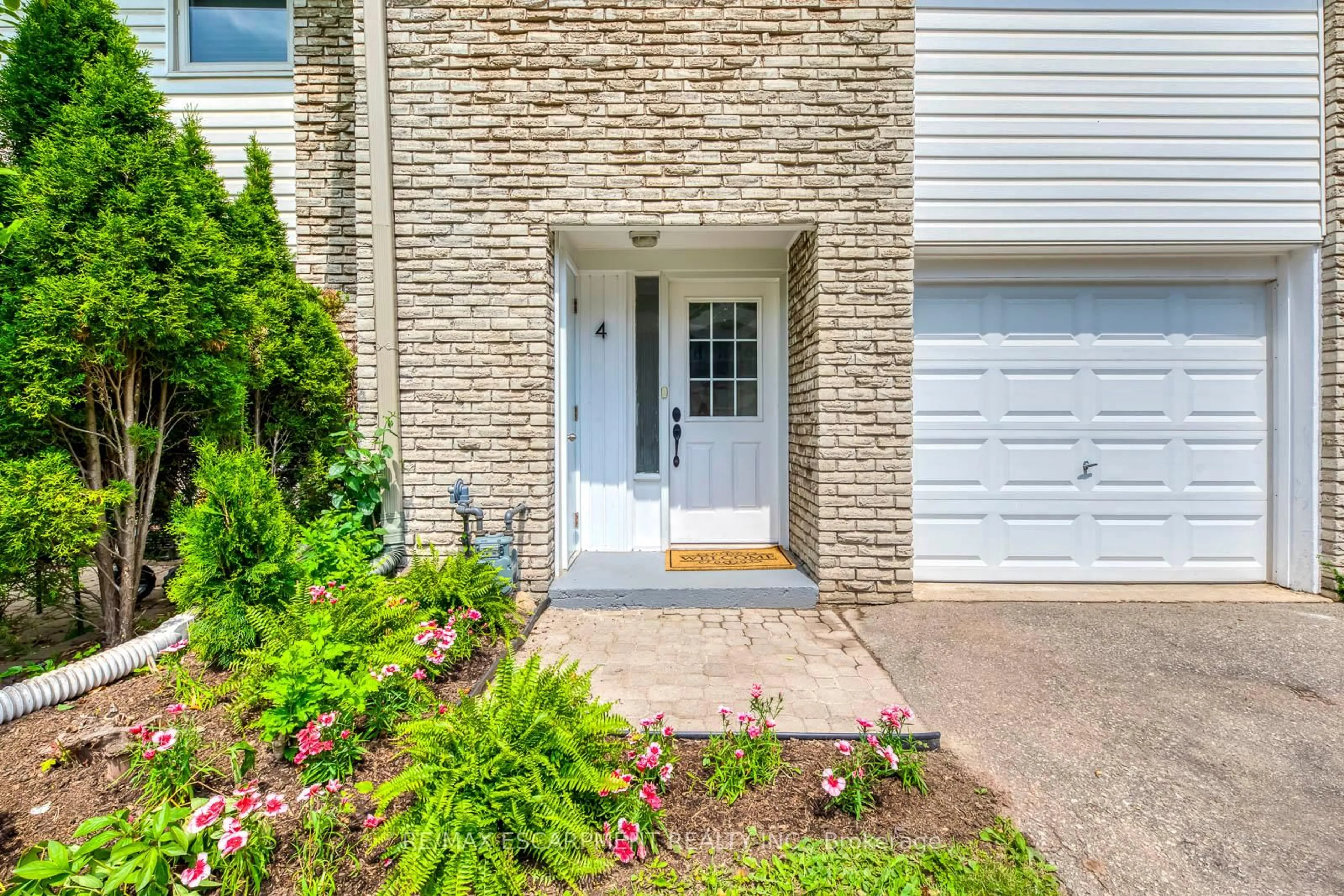 Home with brick exterior material, street for 1270 Gainsborough Dr #4, Oakville Ontario L6H 2L2