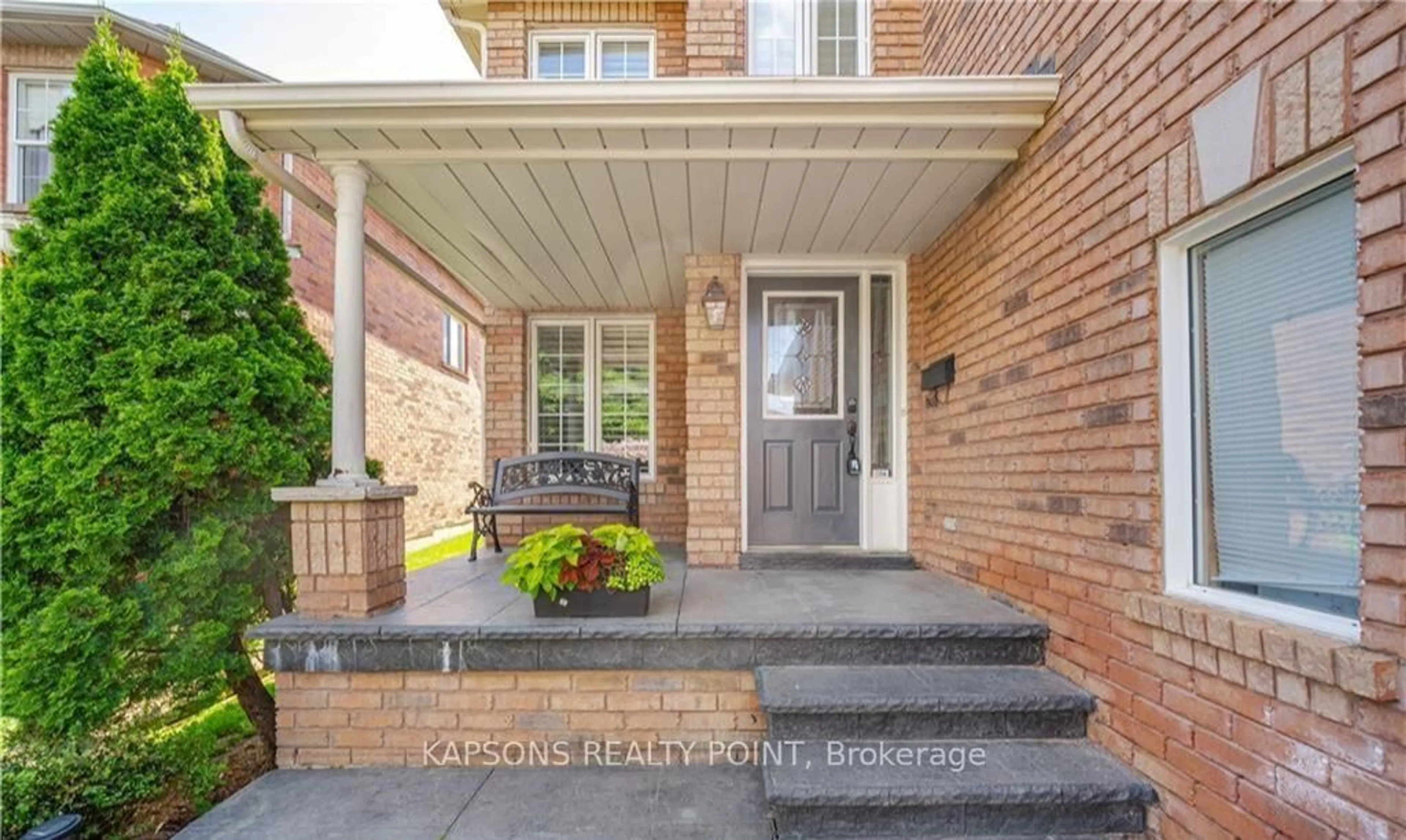 Indoor entryway for 26 Baccarat Cres, Brampton Ontario L7A 1K7