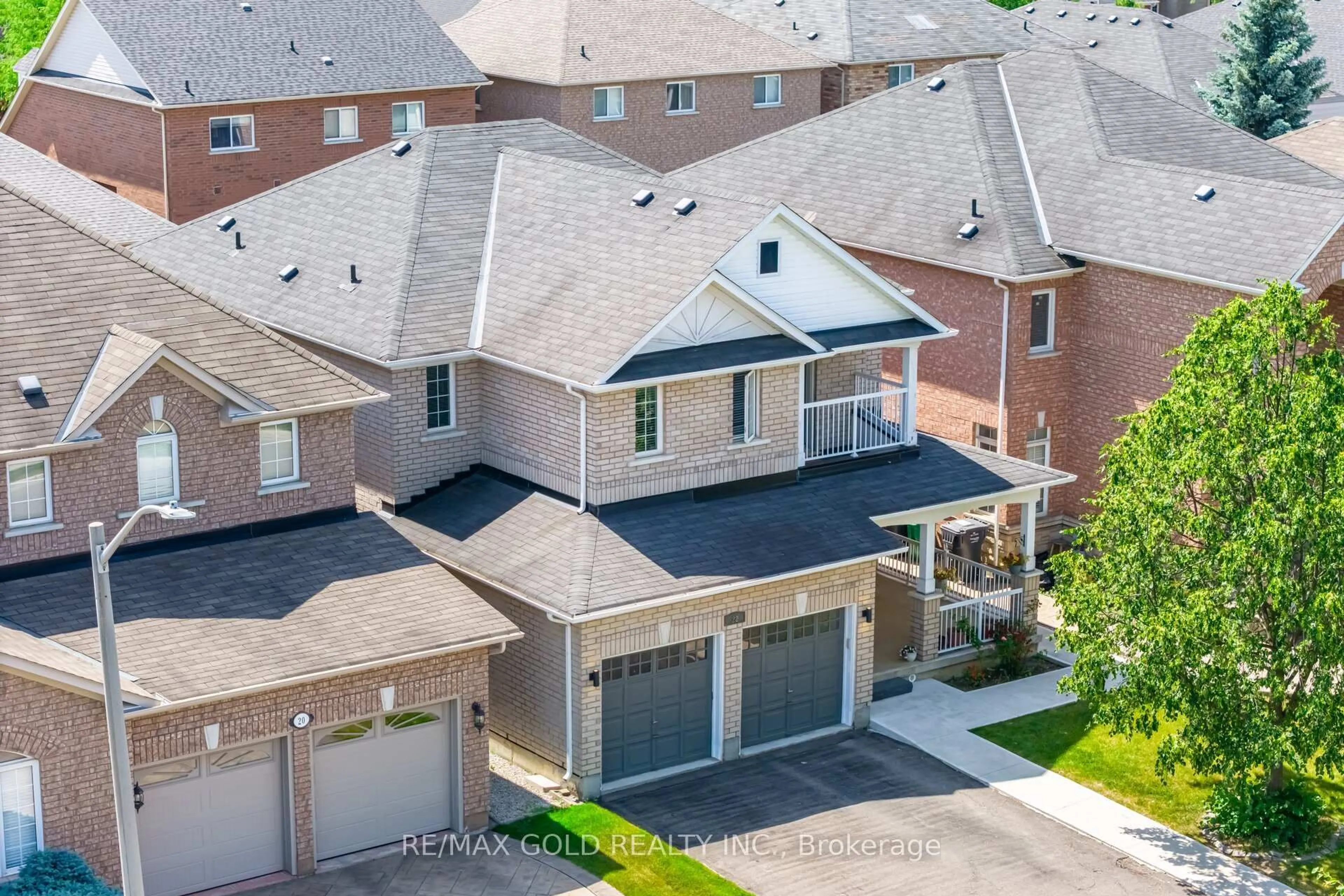 A pic from outside/outdoor area/front of a property/back of a property/a pic from drone, street for 22 Dovergreen Dr, Brampton Ontario L7A 2N3
