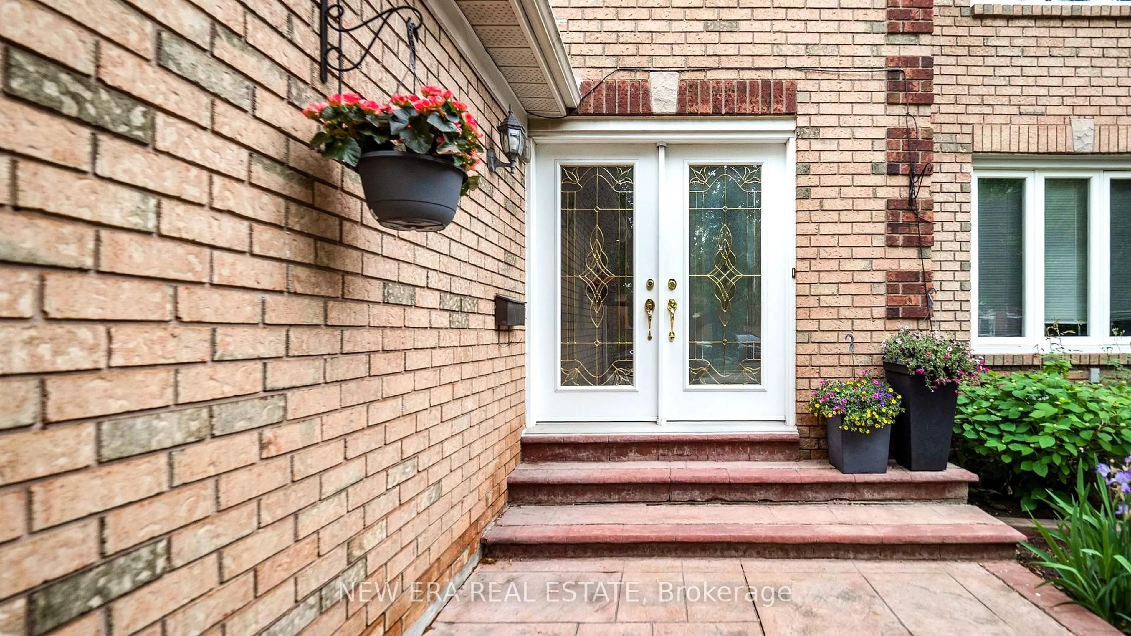 Unknown for 2156 Lumberman Lane, Oakville Ontario L6M 2Y9