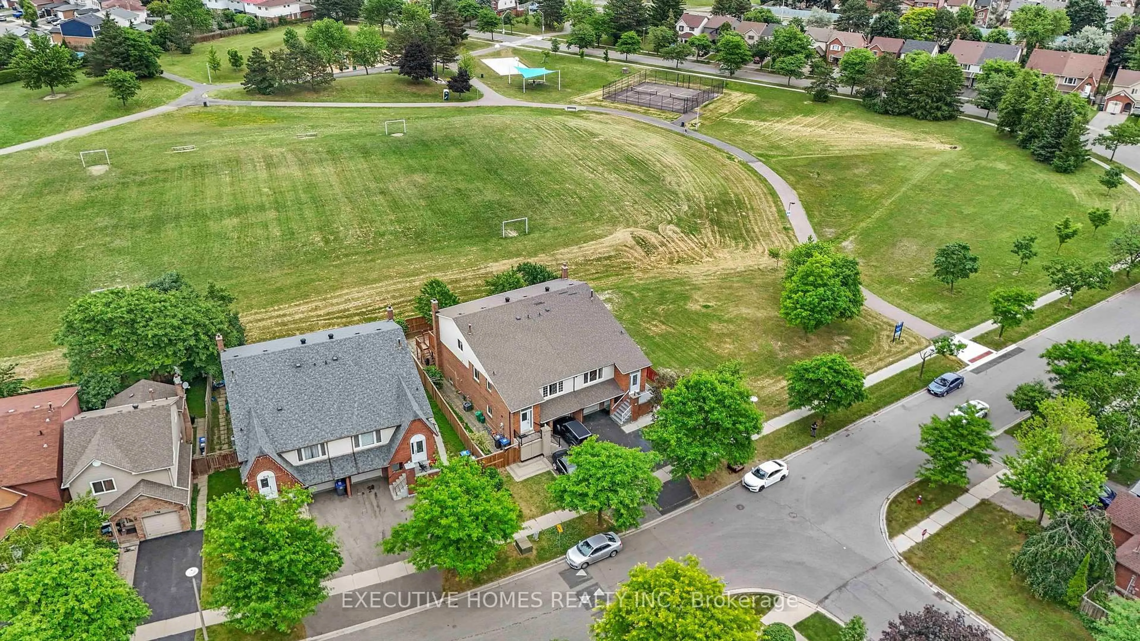 A pic from outside/outdoor area/front of a property/back of a property/a pic from drone, street for 140 Weybridge Tr, Brampton Ontario L6V 3W2