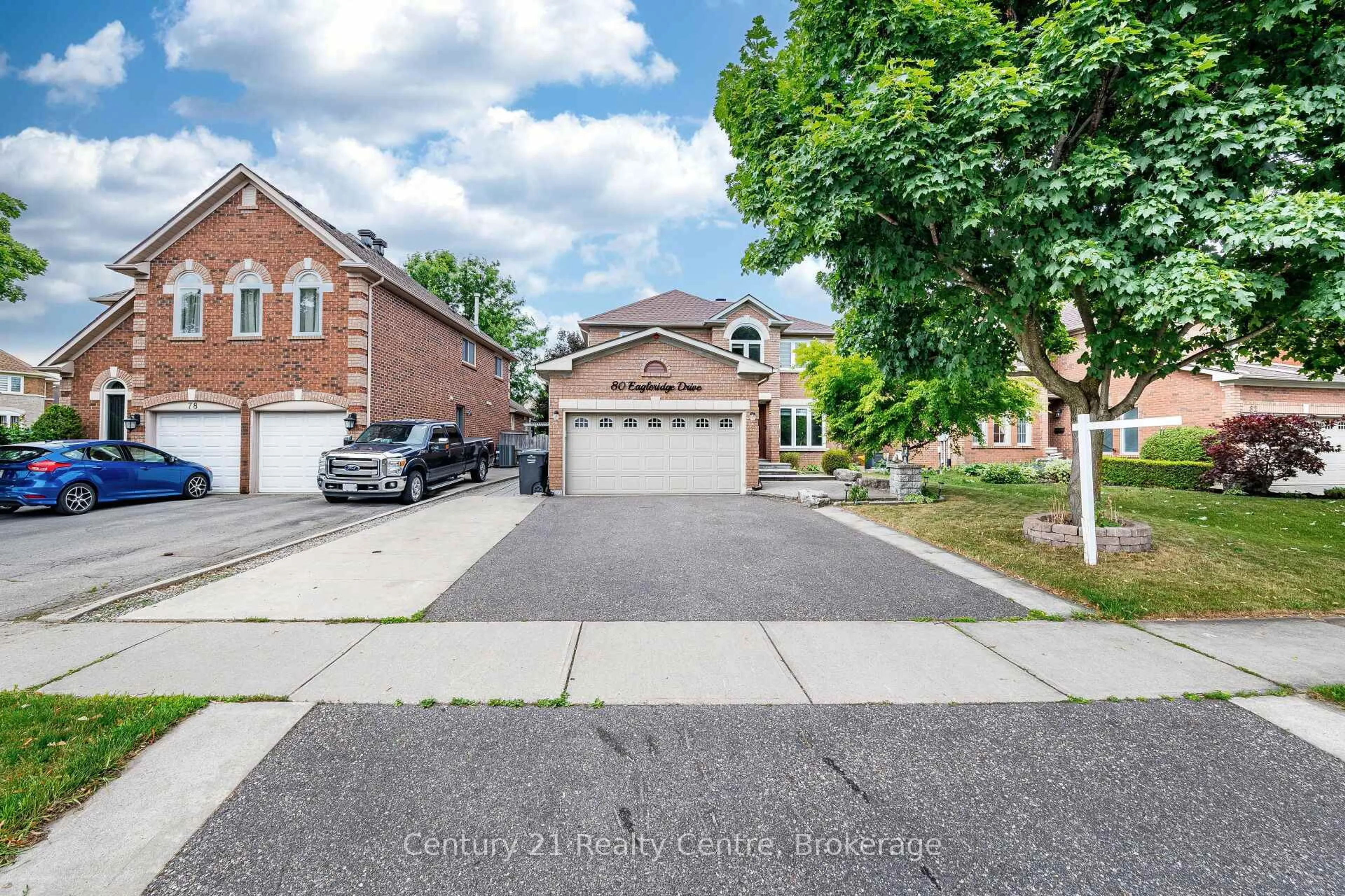 A pic from outside/outdoor area/front of a property/back of a property/a pic from drone, street for 80 Eagleridge Dr, Brampton Ontario L6R 1E6