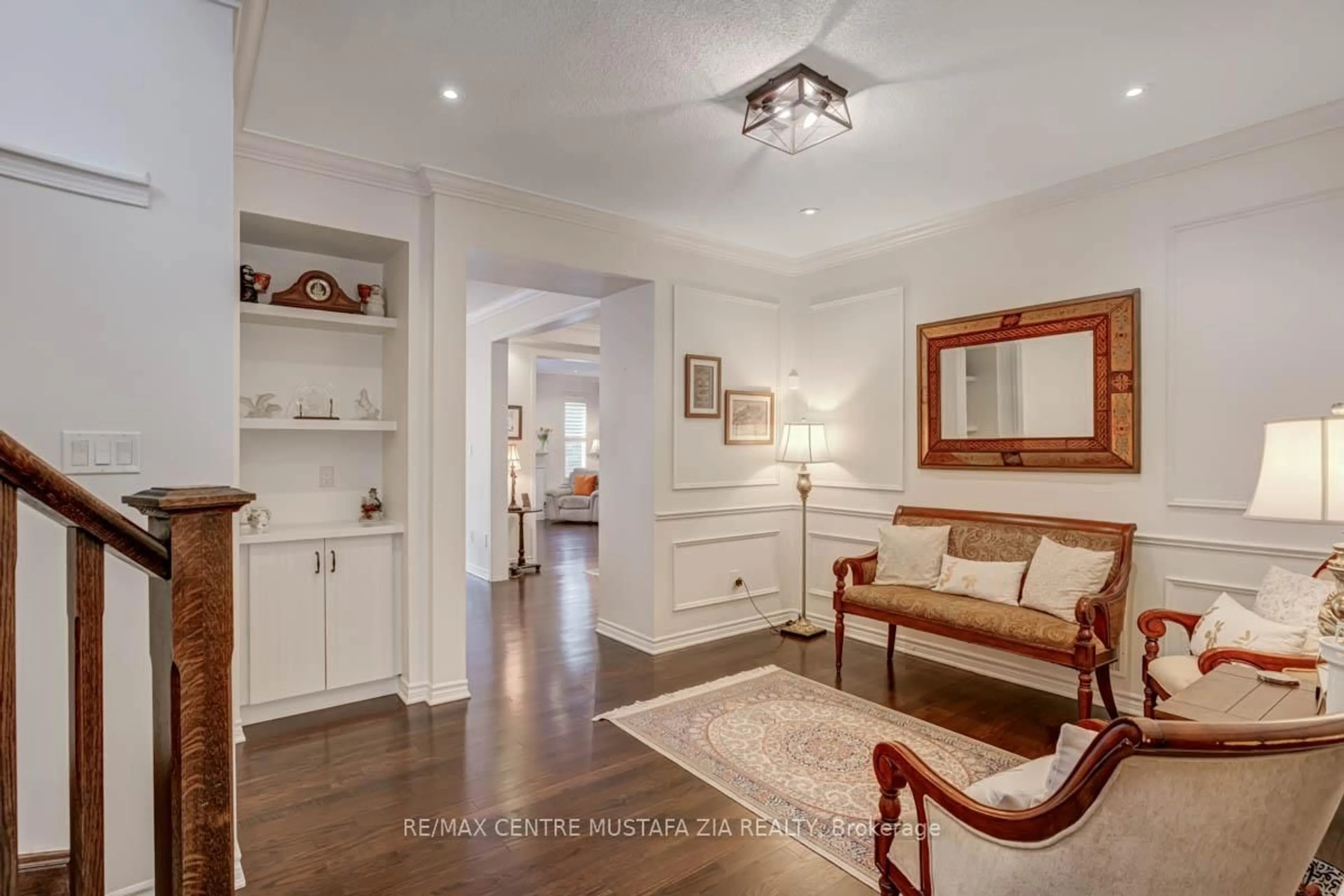 Indoor entryway for 359 Emmett Landing, Milton Ontario L9E 0A6