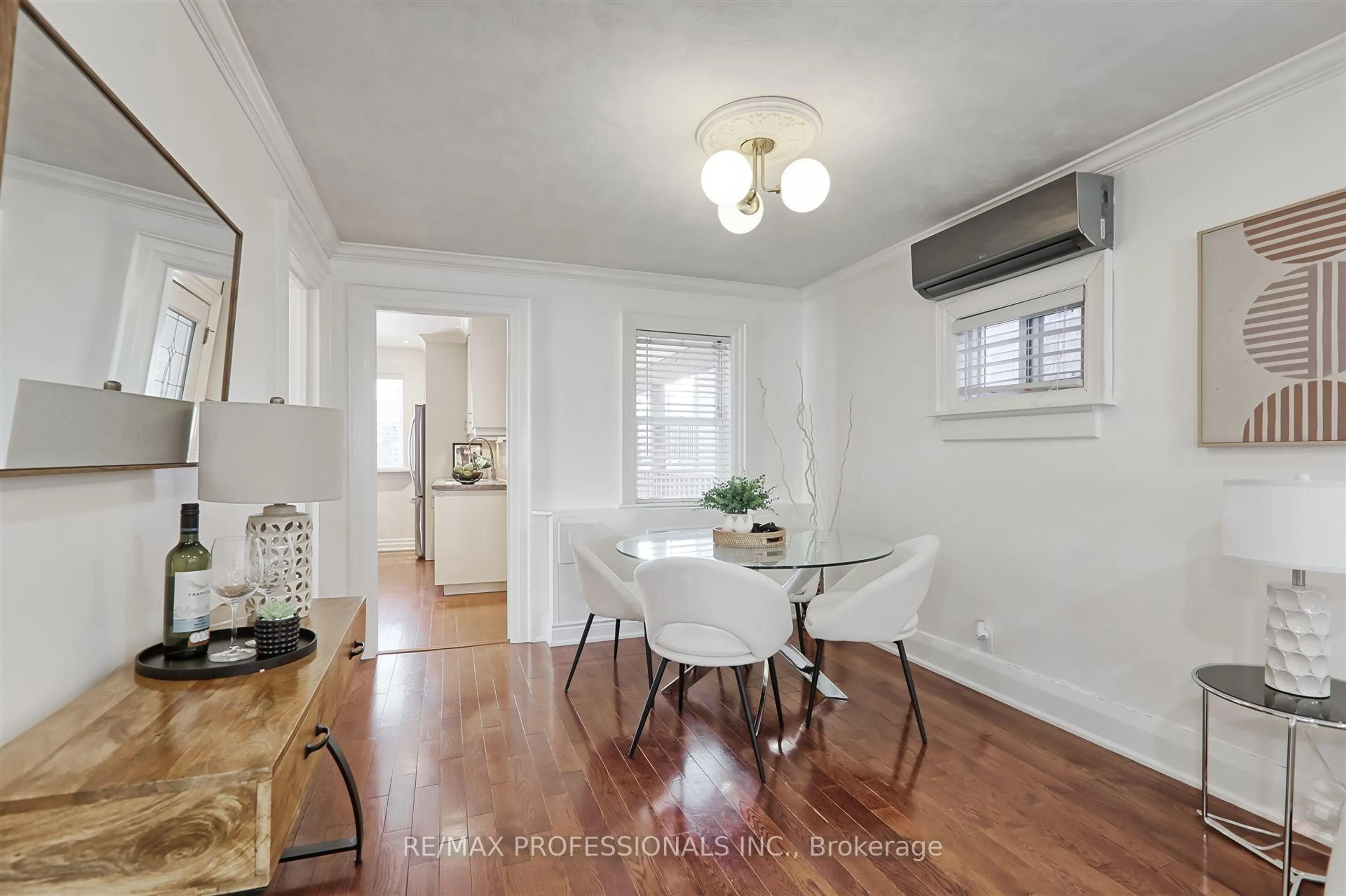 Dining room, unknown for 63 Guthrie Ave, Toronto Ontario M8Y 3L2