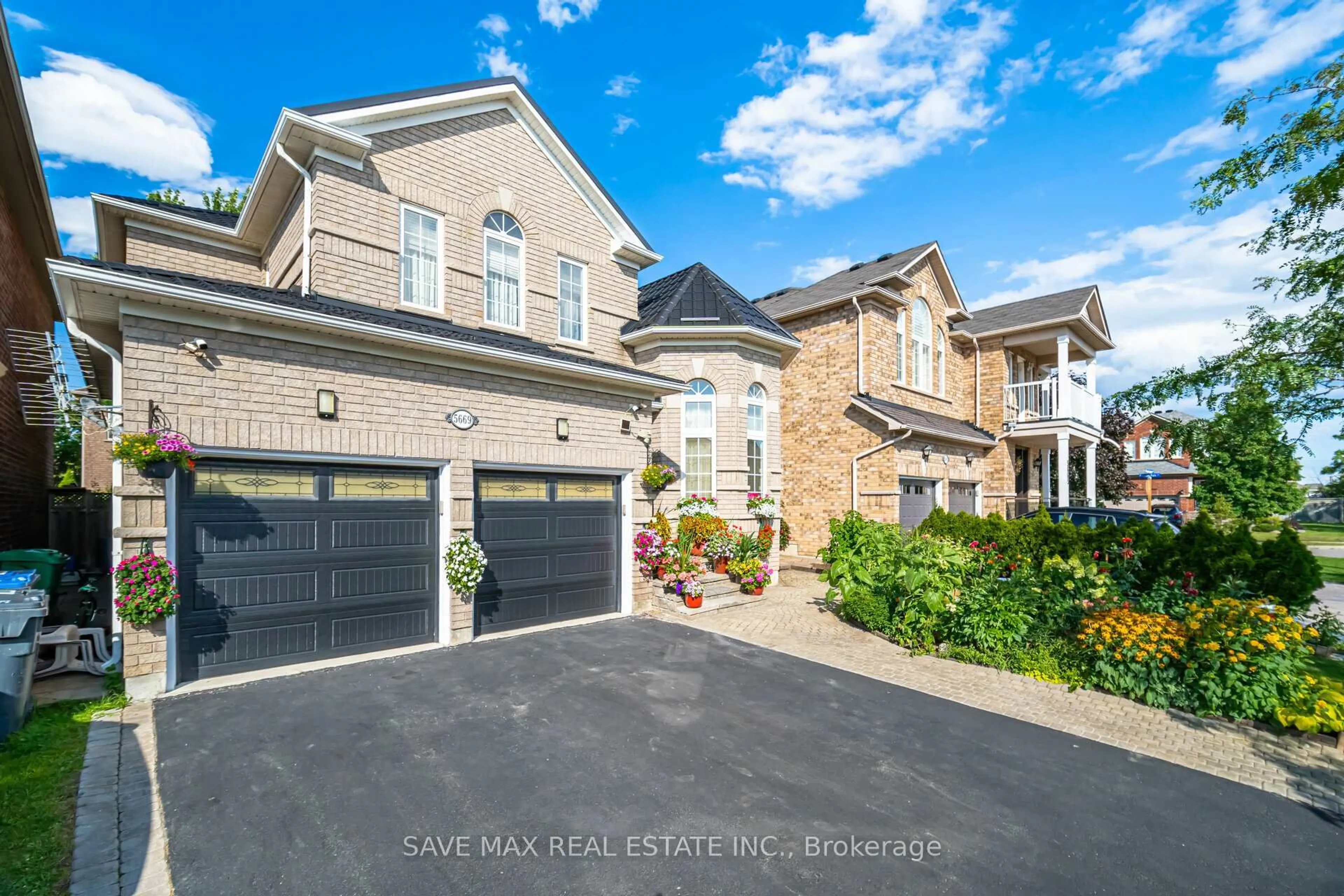 Home with brick exterior material, street for 5669 Freshwater Dr, Mississauga Ontario L5M 7G1