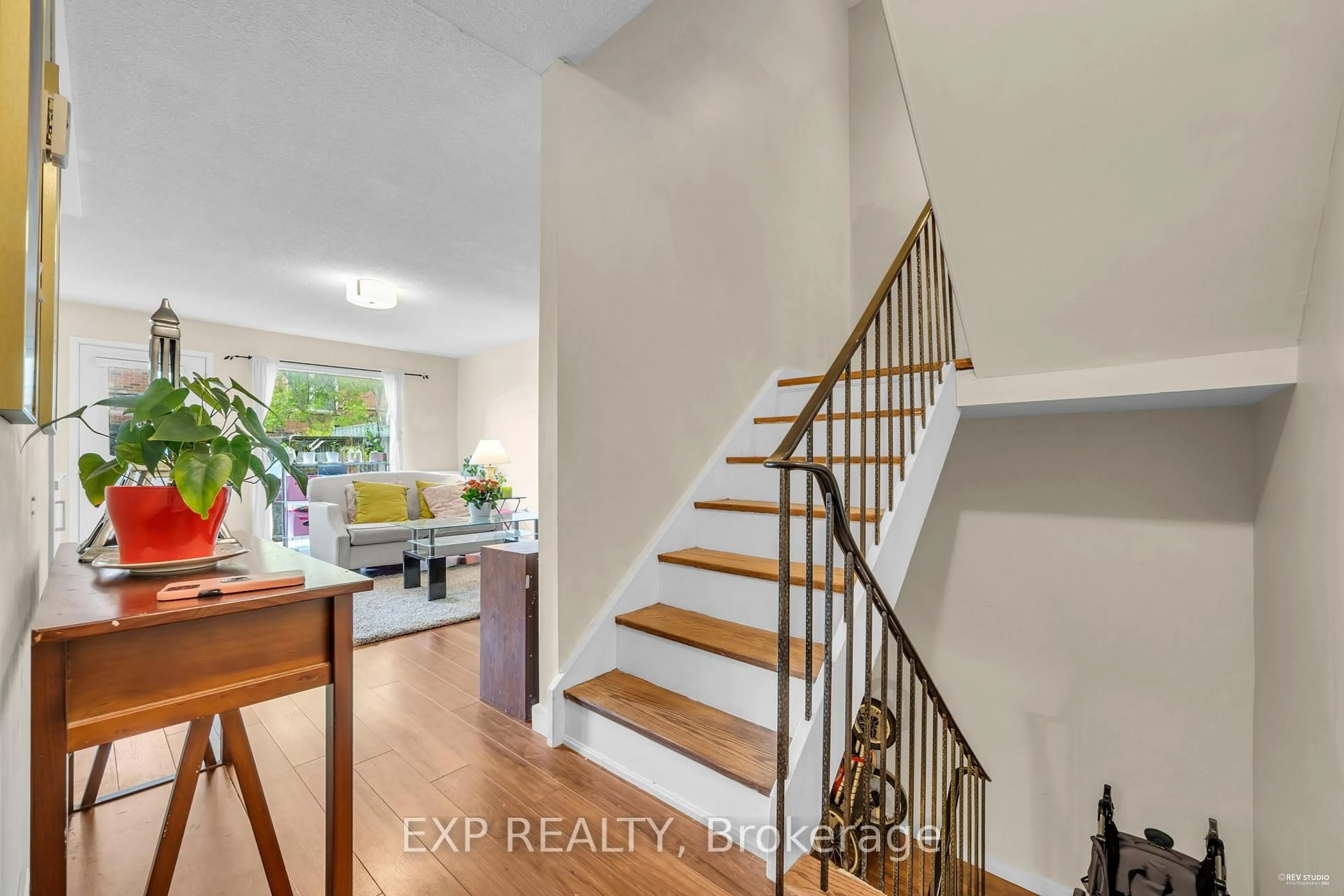 Indoor entryway for 33 Four Winds Dr #14, Toronto Ontario M3J 1K7