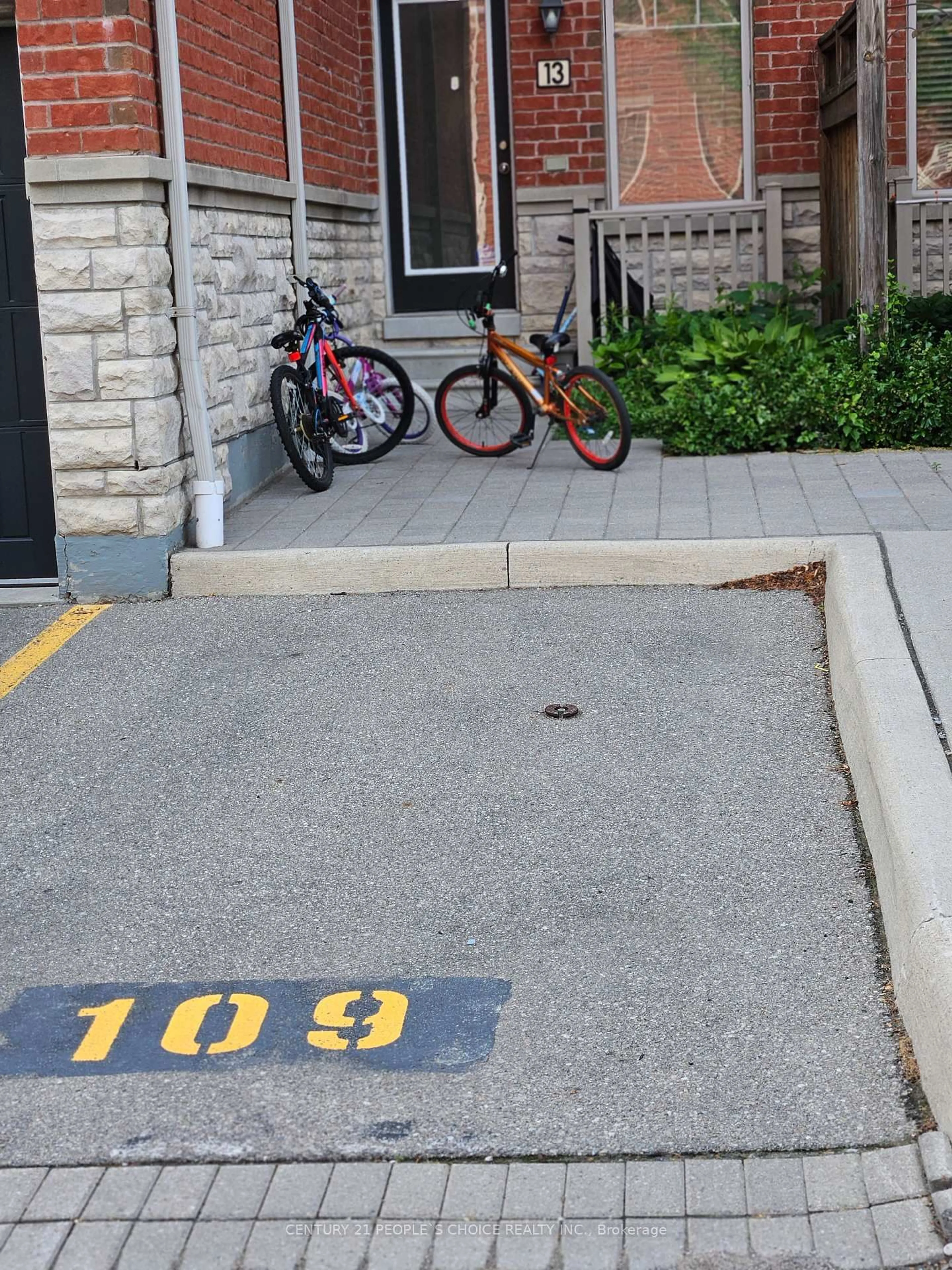 Parking for 3200 Bentley Dr #13, Mississauga Ontario L5M 0P7