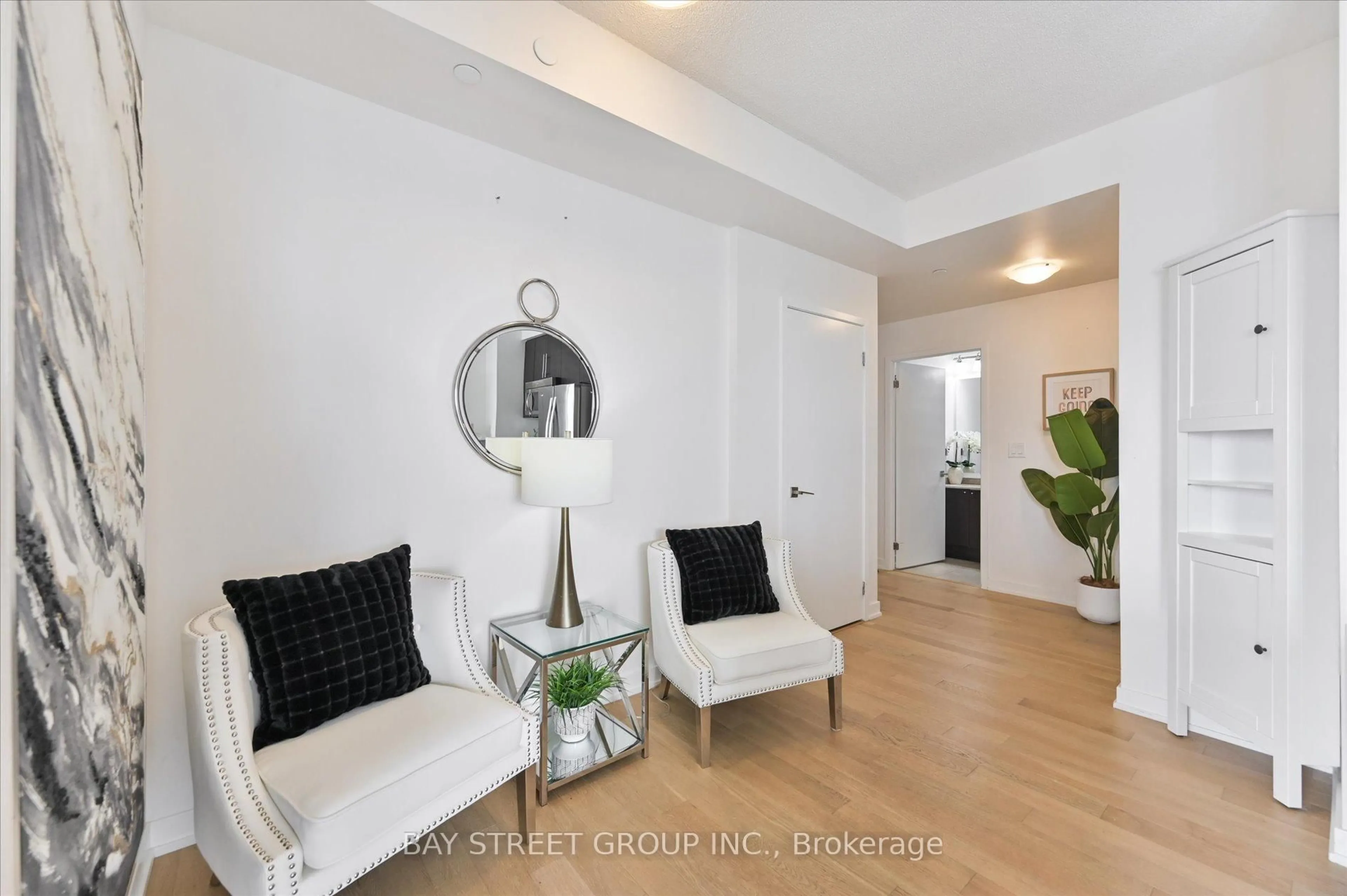 Indoor entryway for 4011 Brickstone Mews #2710, Mississauga Ontario L5B 0J7
