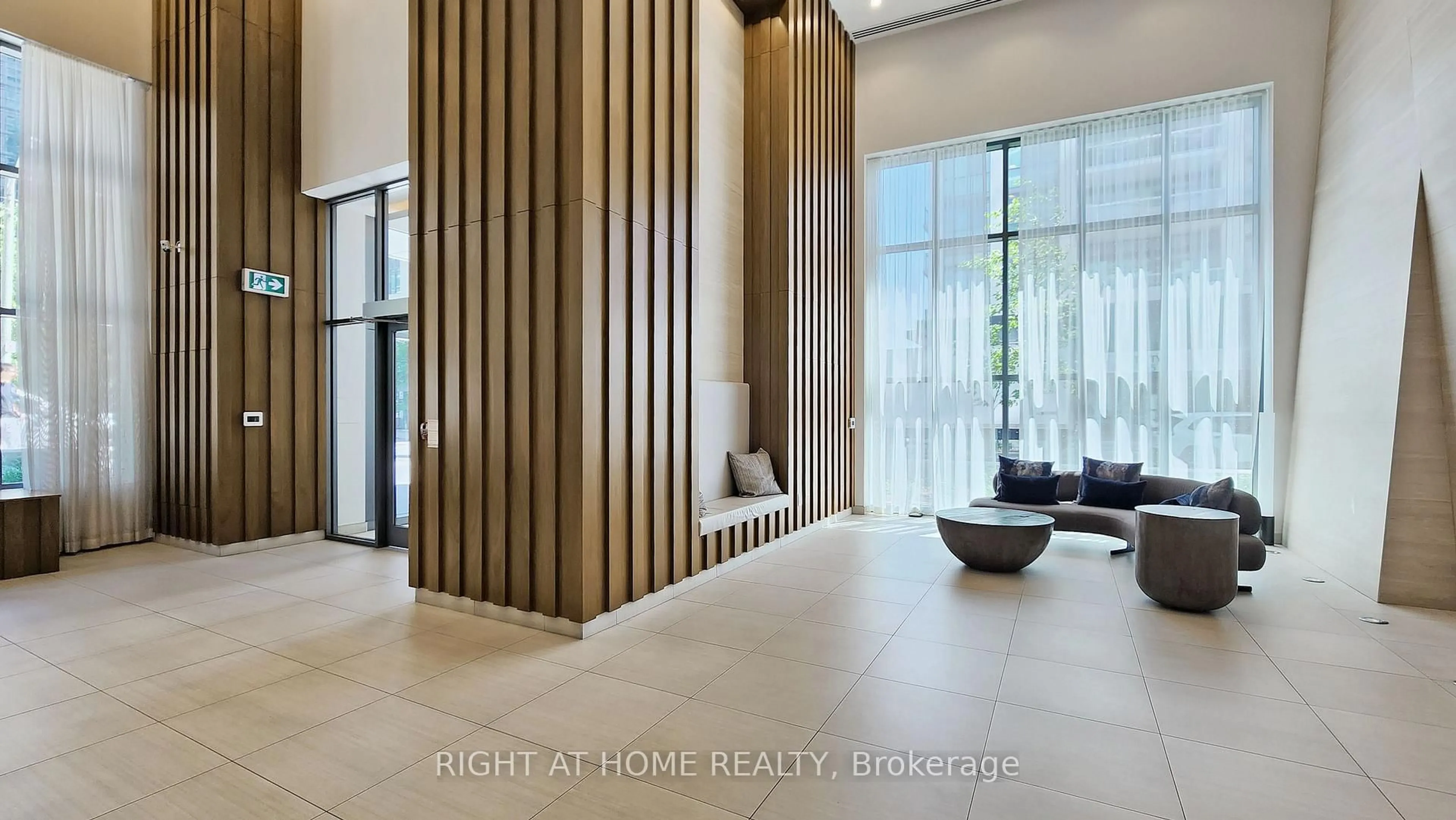 Indoor foyer for 70 Annie Craig Dr #2703, Toronto Ontario M8V 0G2