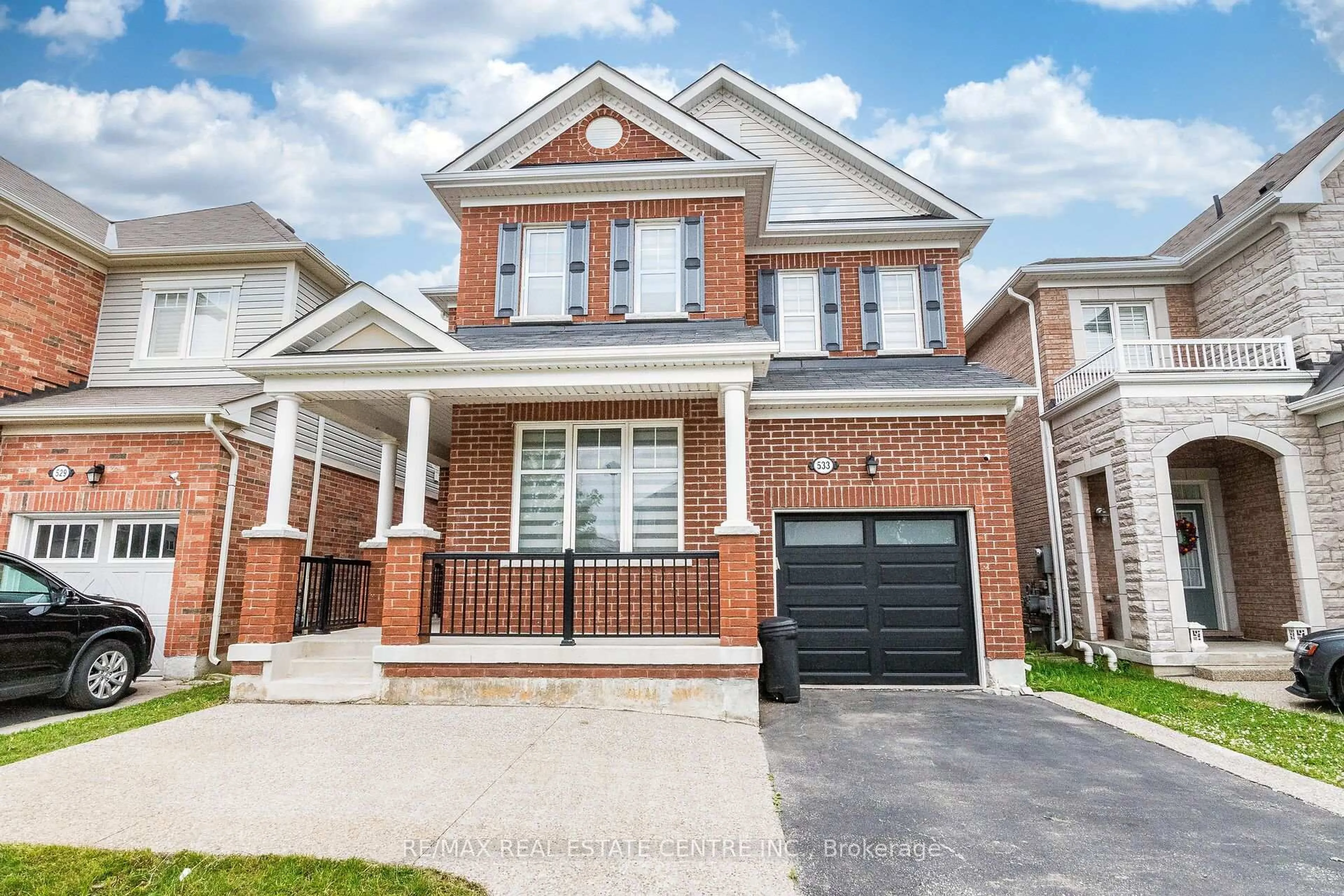 Home with brick exterior material, street for 533 Yates Dr, Milton Ontario L9T 6Z3
