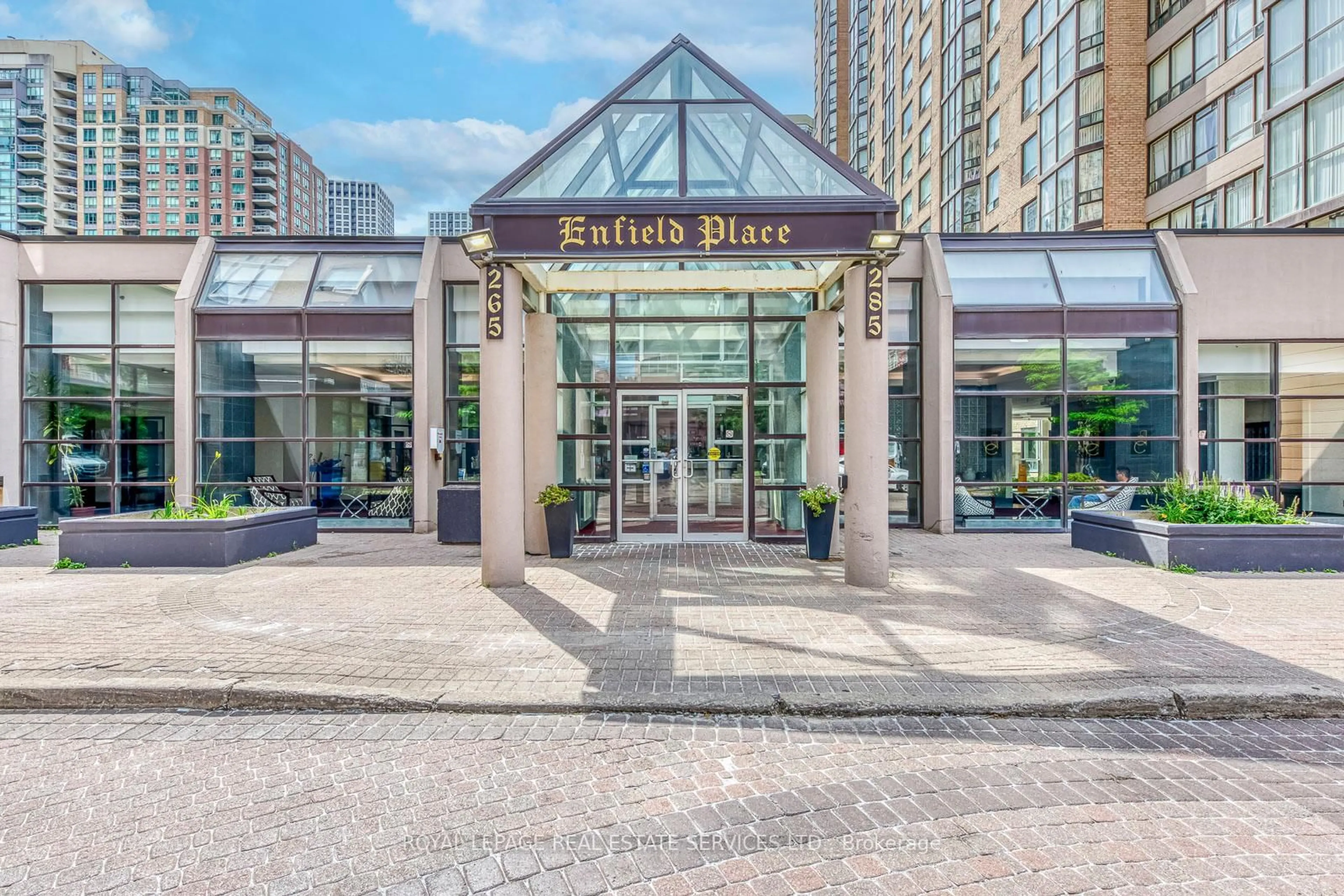 Indoor foyer for 265 Enfield Pl #1008, Mississauga Ontario L5B 3Y6