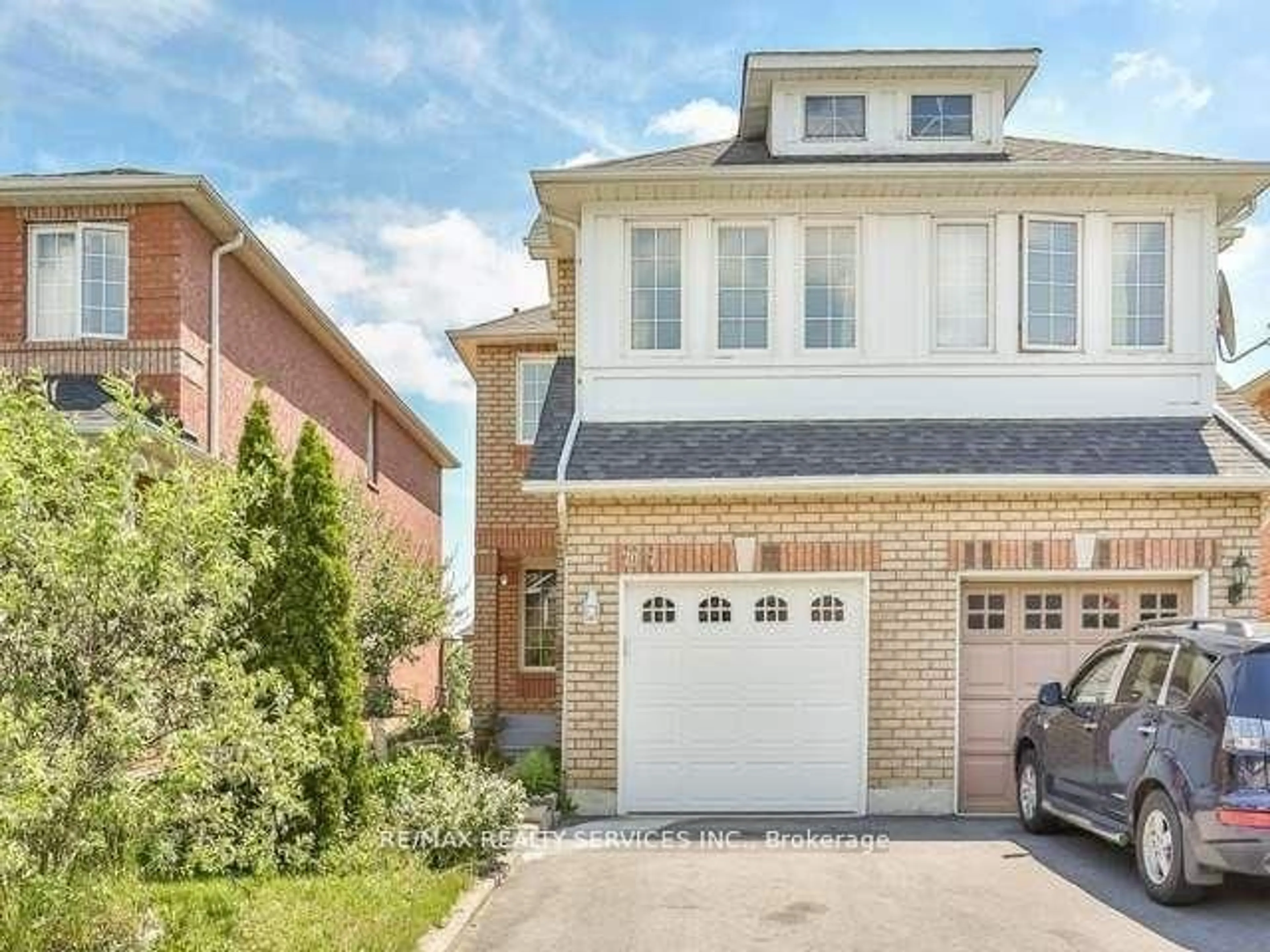 Home with brick exterior material, street for 7067 Frontier Rdge, Mississauga Ontario L5N 7R6
