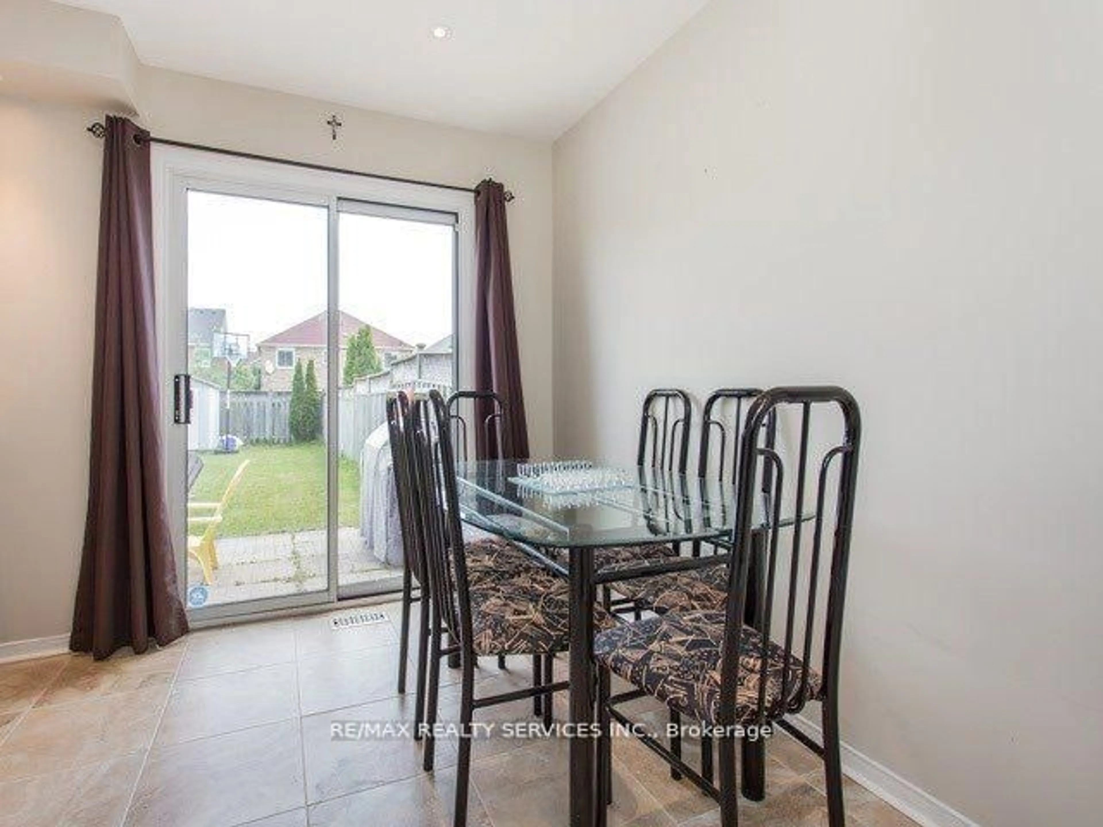 Dining room, unknown for 7067 Frontier Rdge, Mississauga Ontario L5N 7R6