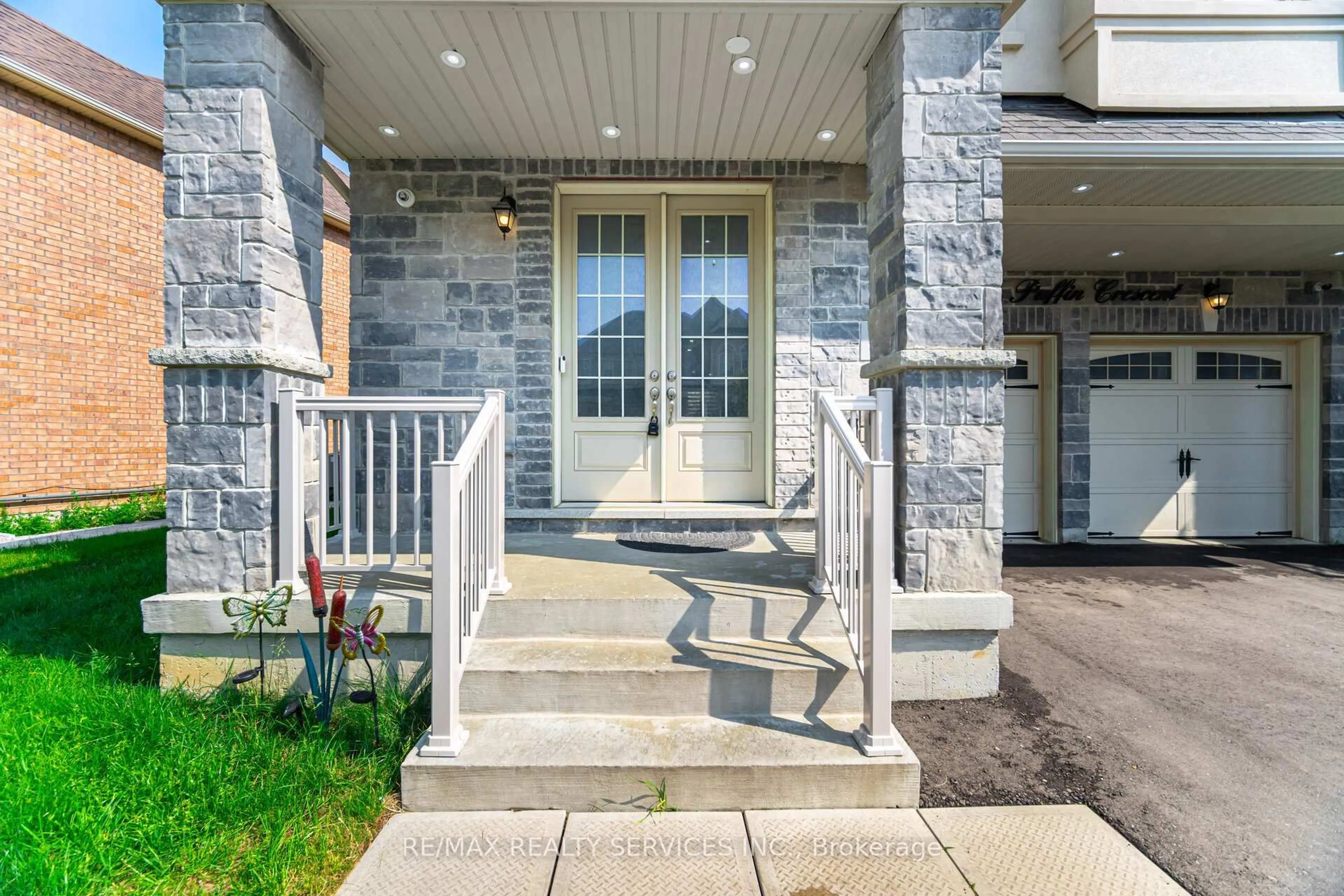 Unknown for 49 Puffin Cres, Brampton Ontario L6R 4C3