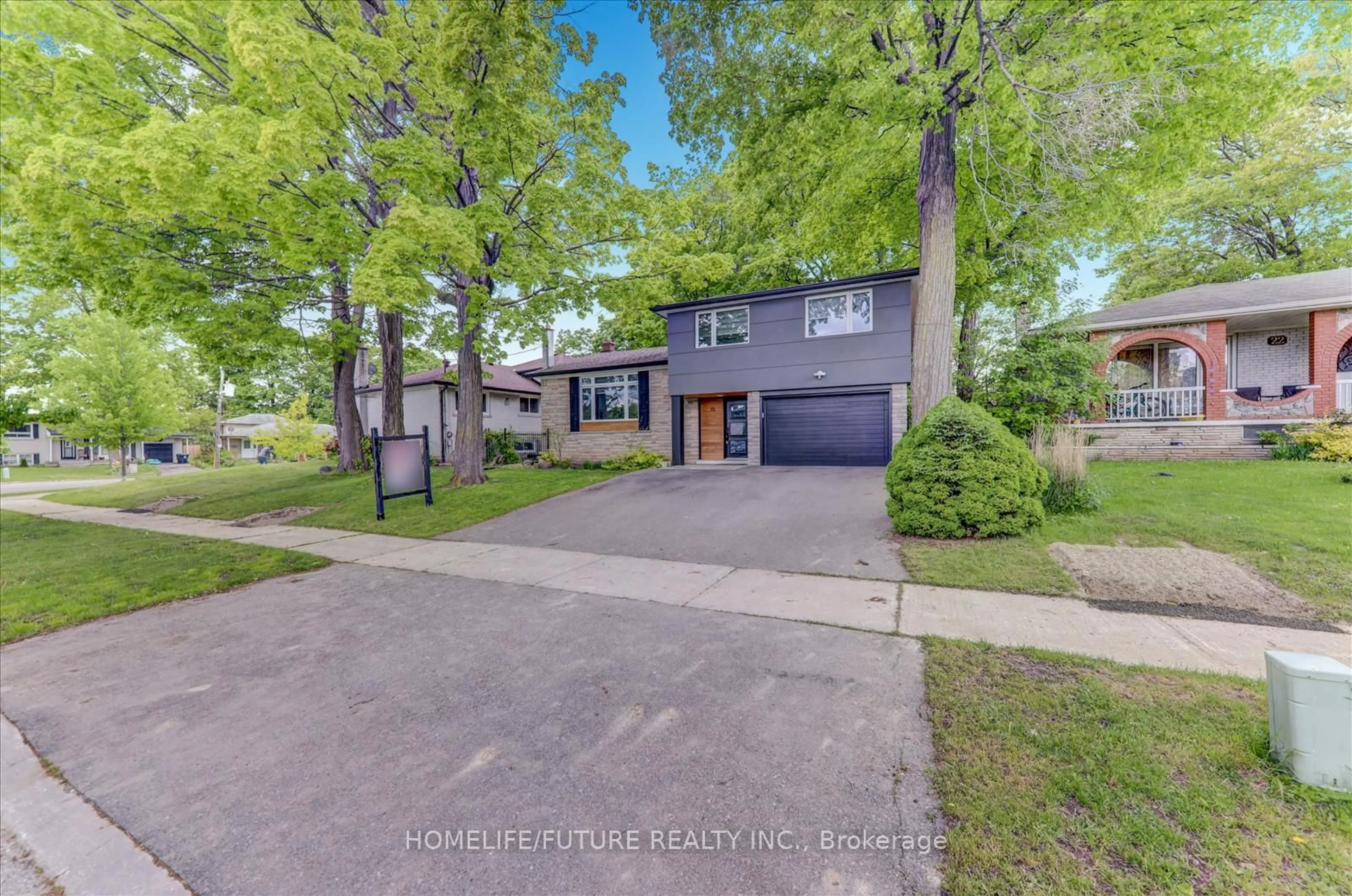 Unknown for 20 Brantley Cres, Toronto Ontario M3J 1X5