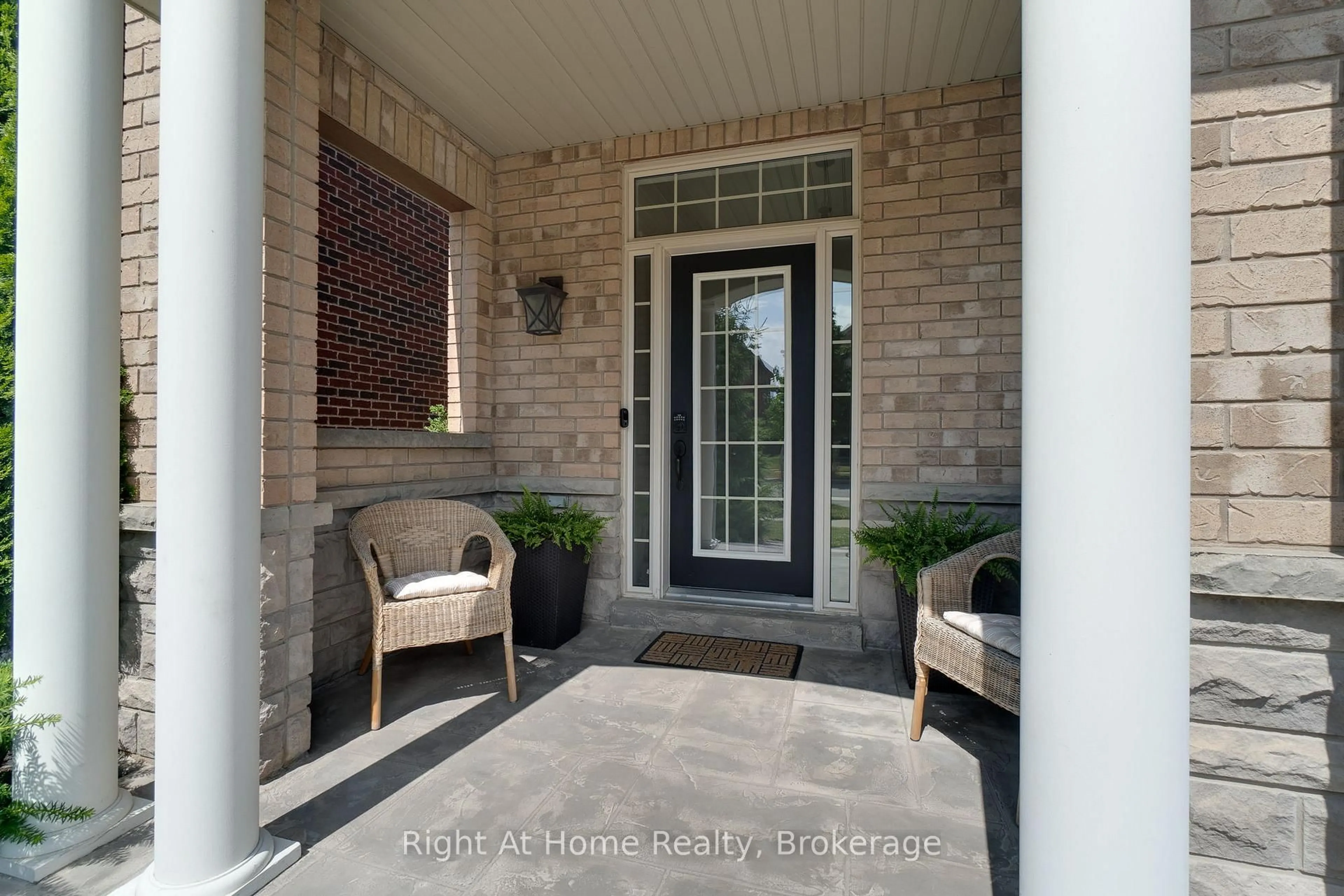 Indoor entryway for 4269 Carrick St, Burlington Ontario L7M 0N3
