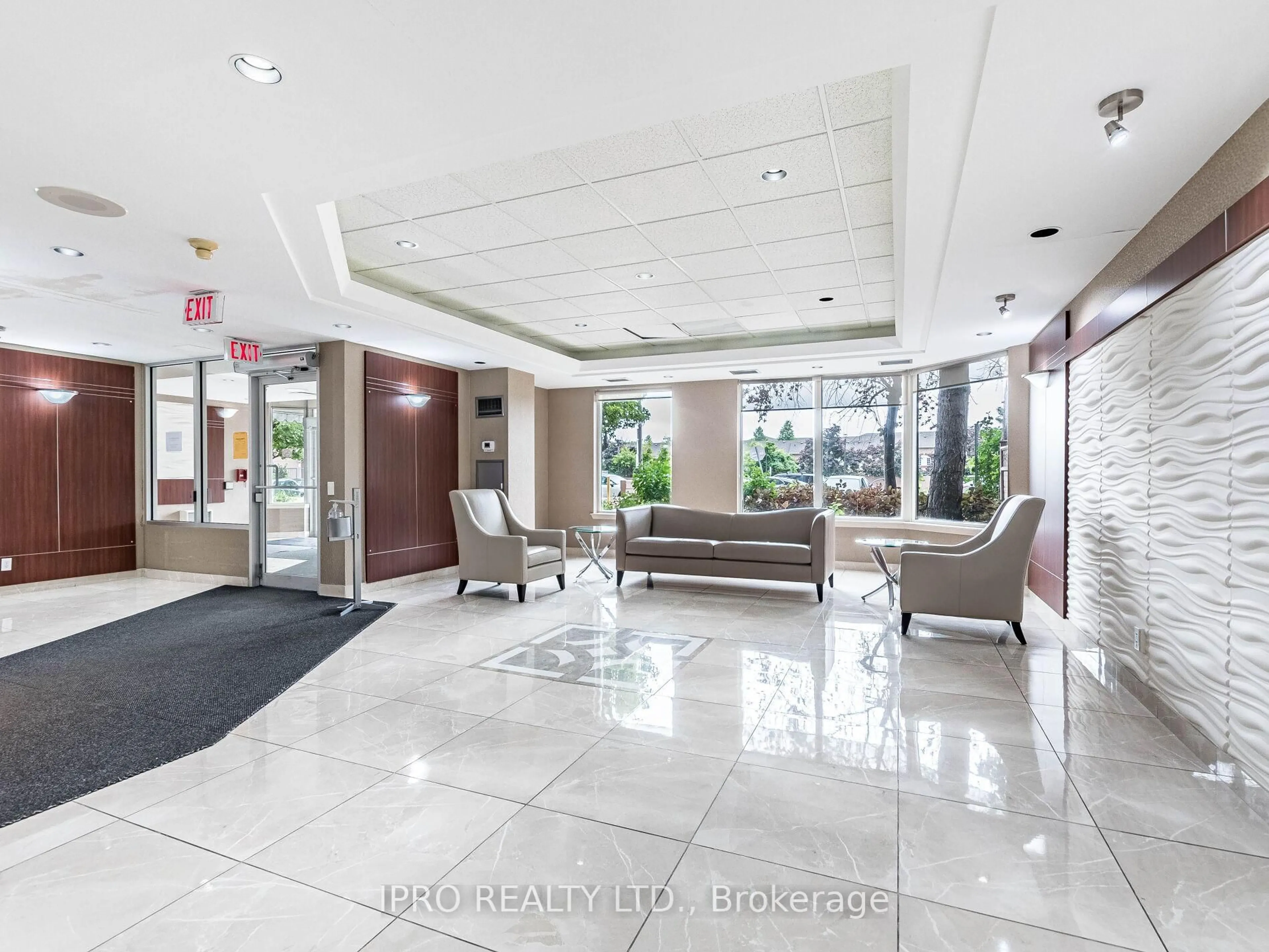 Lobby for 135 Hillcrest Ave #1402, Mississauga Ontario L5B 4B1