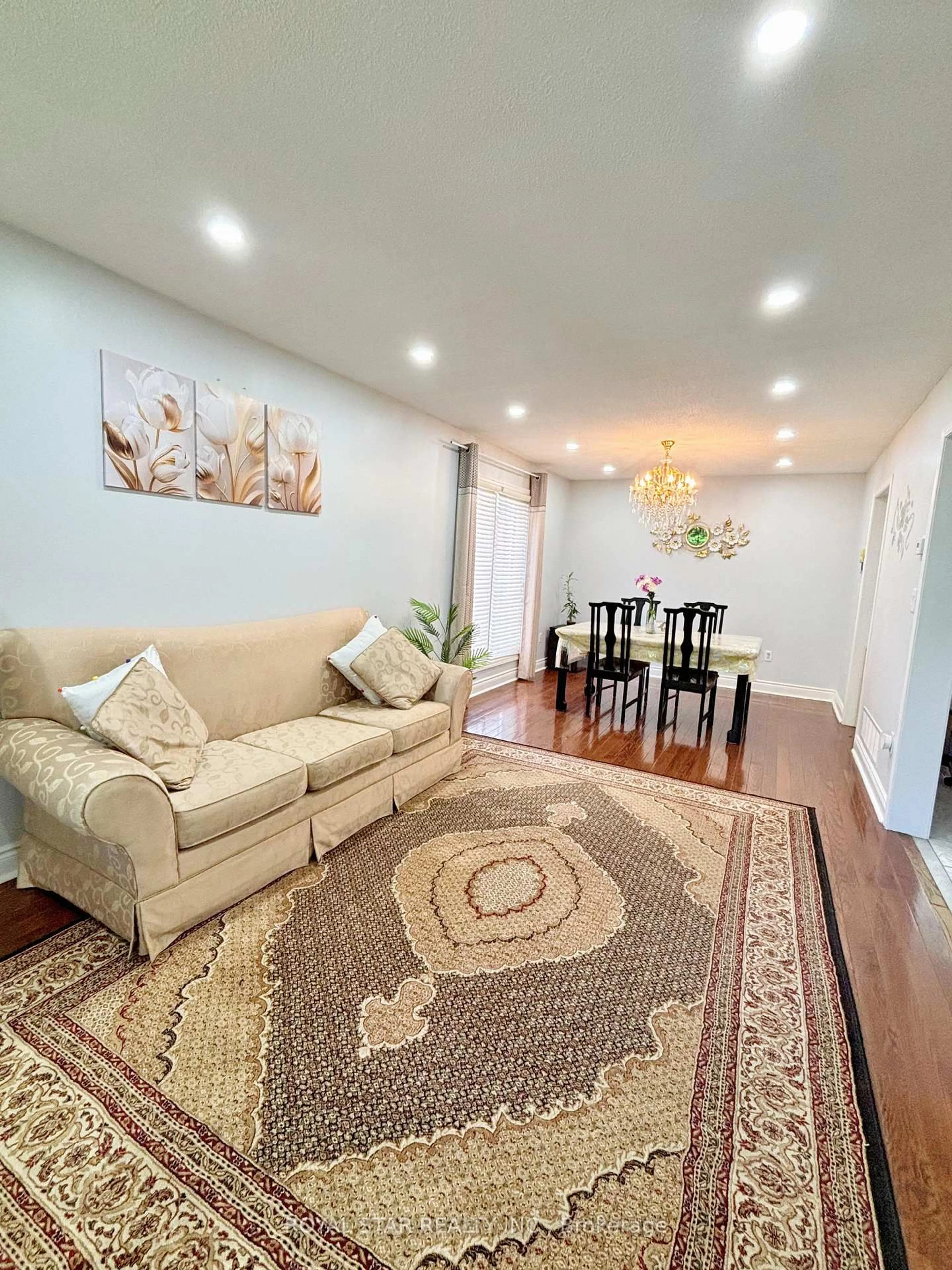 Living room with furniture, unknown for 10 Narrow Valley Cres, Brampton Ontario L6R 2M6