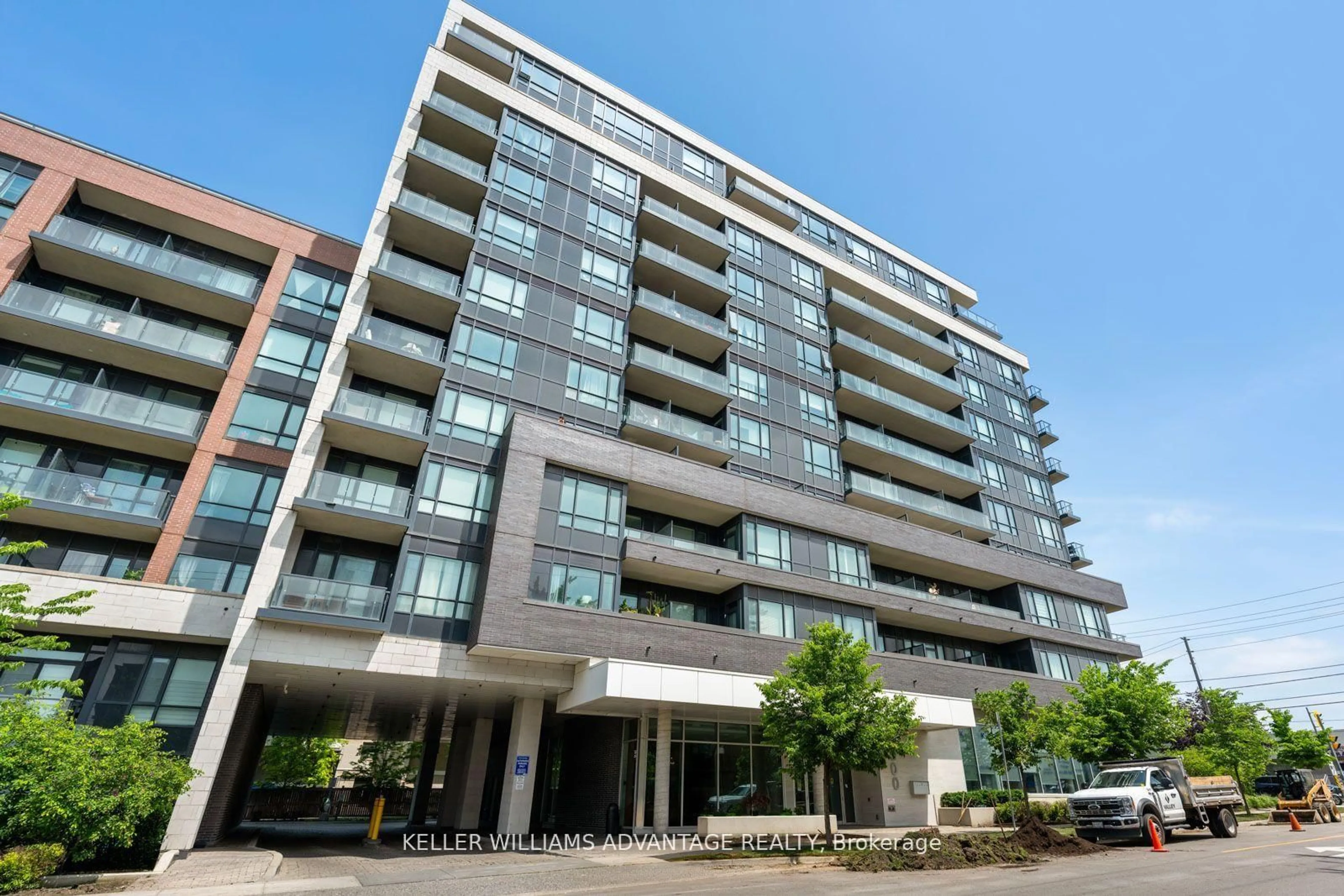 Patio, building for 2800 Keele St #813, Toronto Ontario M3M 2G4