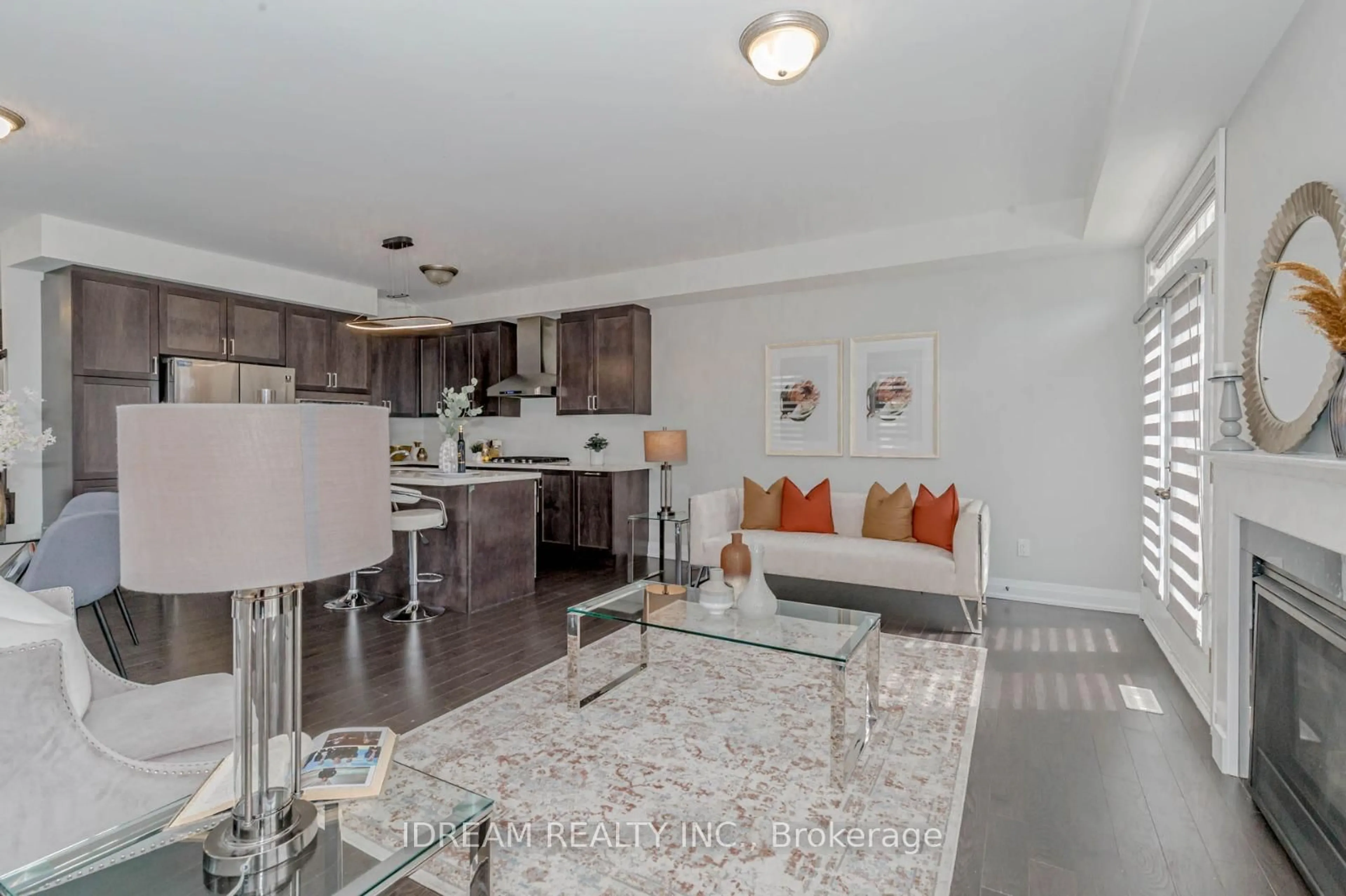 Open concept kitchen, unknown for 73 Brushwood Dr, Brampton Ontario L6Y 6J4
