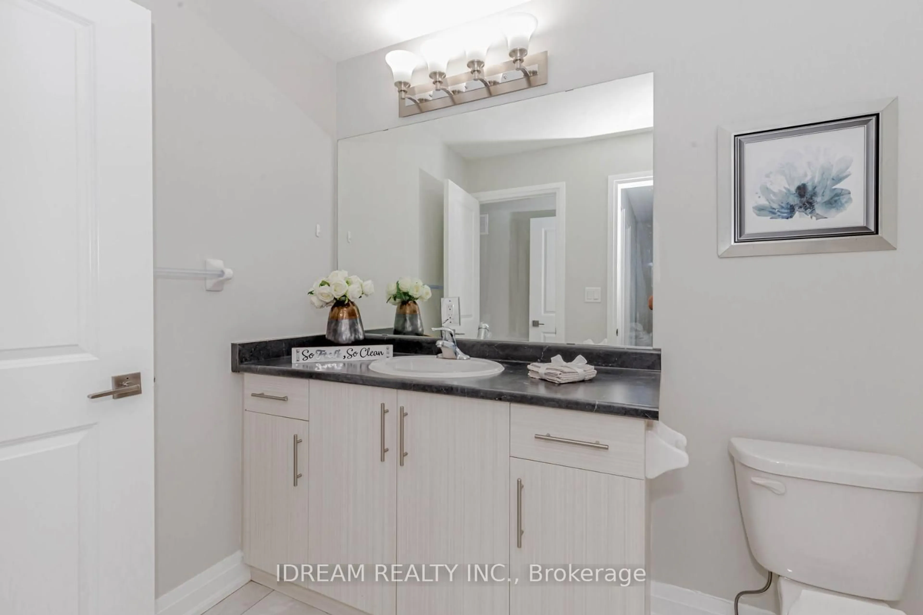 Standard bathroom, ceramic/tile floor for 73 Brushwood Dr, Brampton Ontario L6Y 6J4