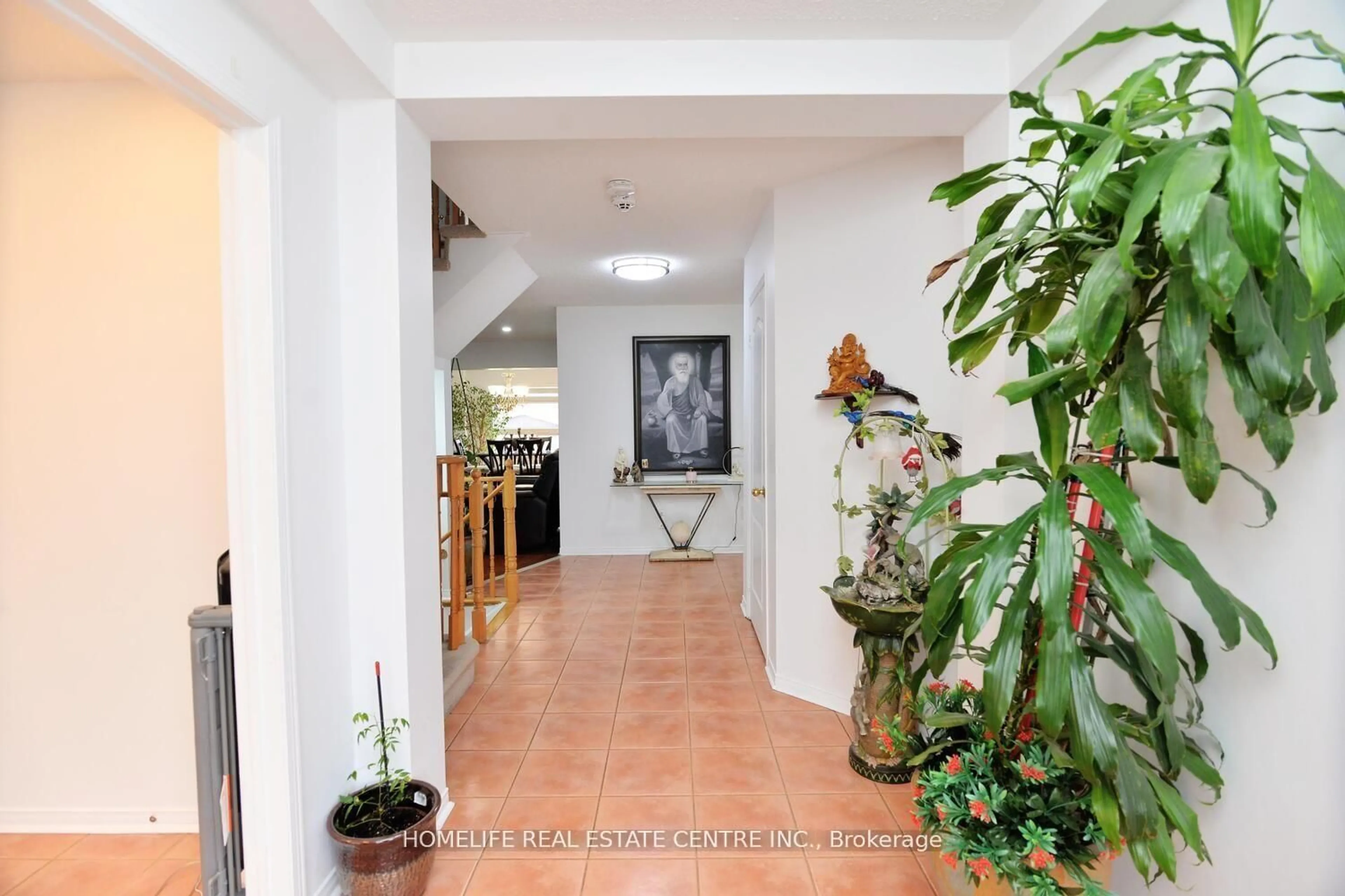 Indoor foyer for 19 Briardale Rd, Brampton Ontario L7A 1S4