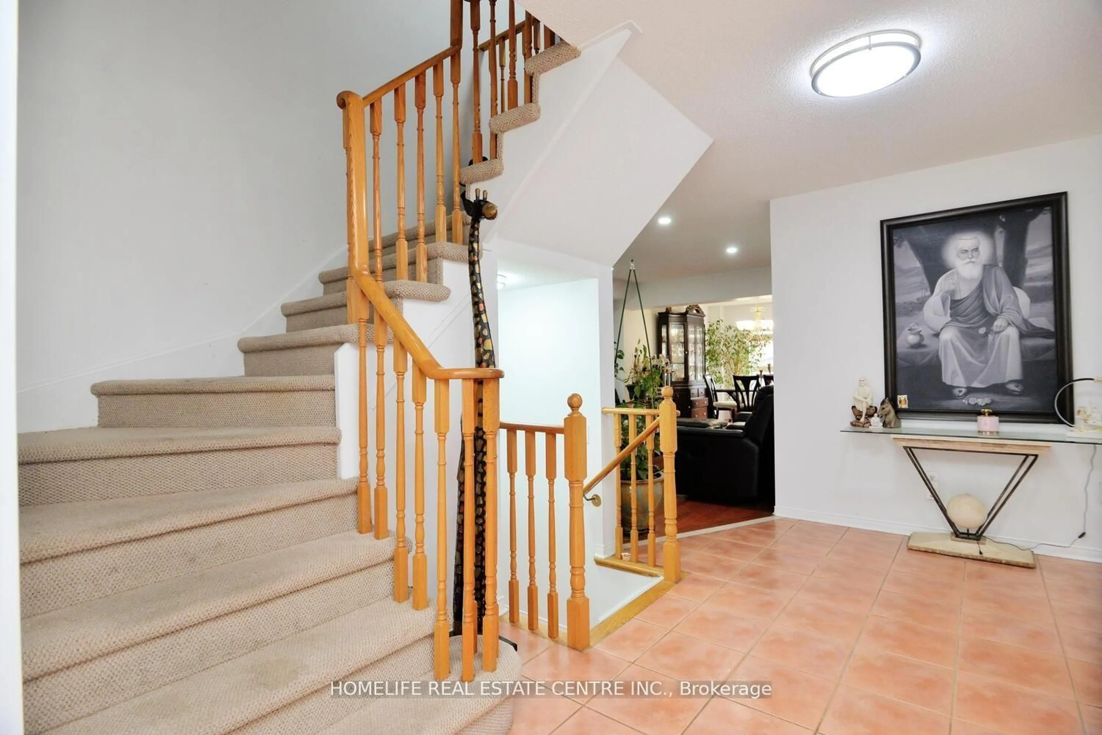 Indoor foyer for 19 Briardale Rd, Brampton Ontario L7A 1S4