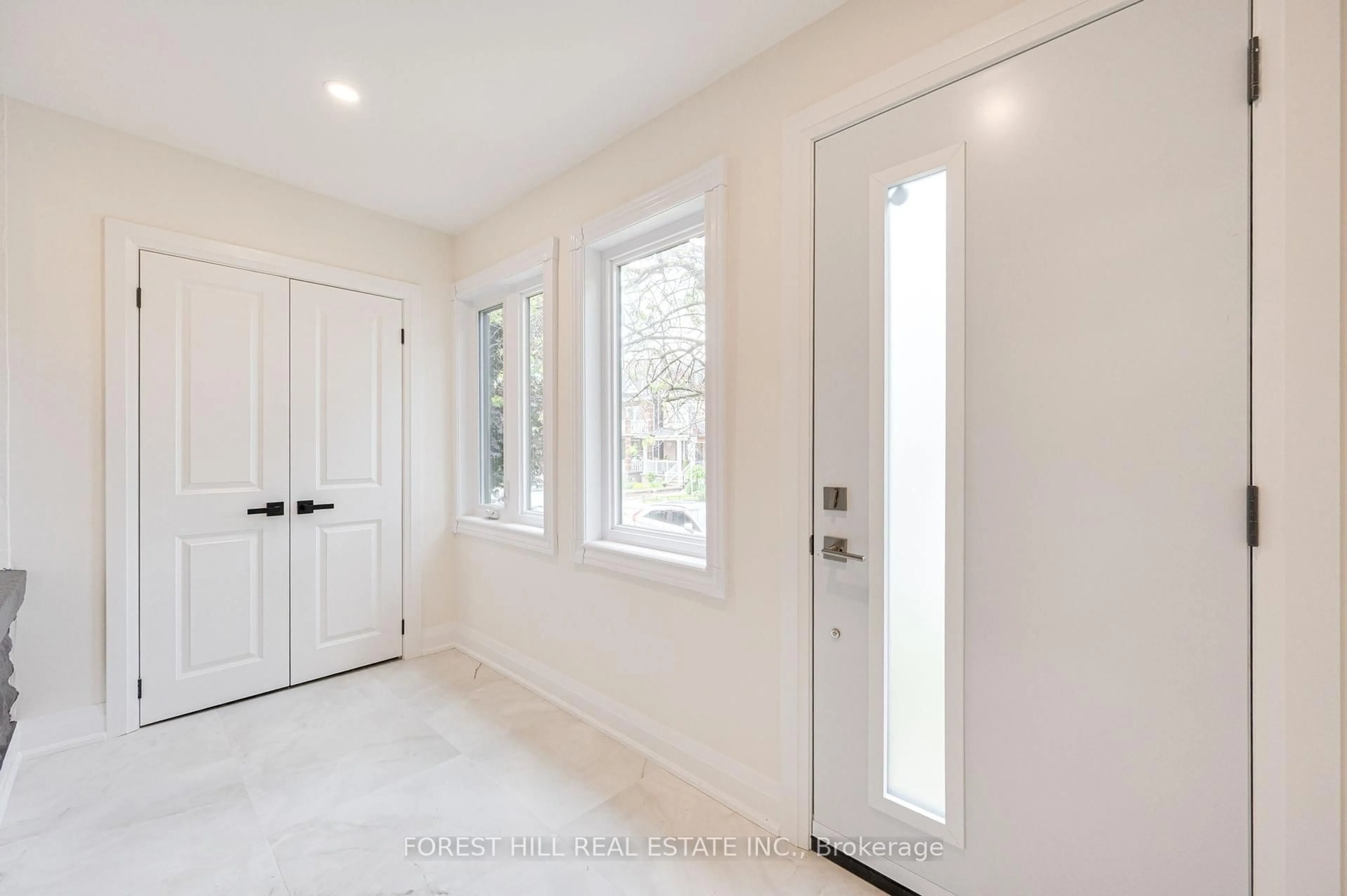 Indoor entryway for 123 Laughton Ave, Toronto Ontario M6N 2X3