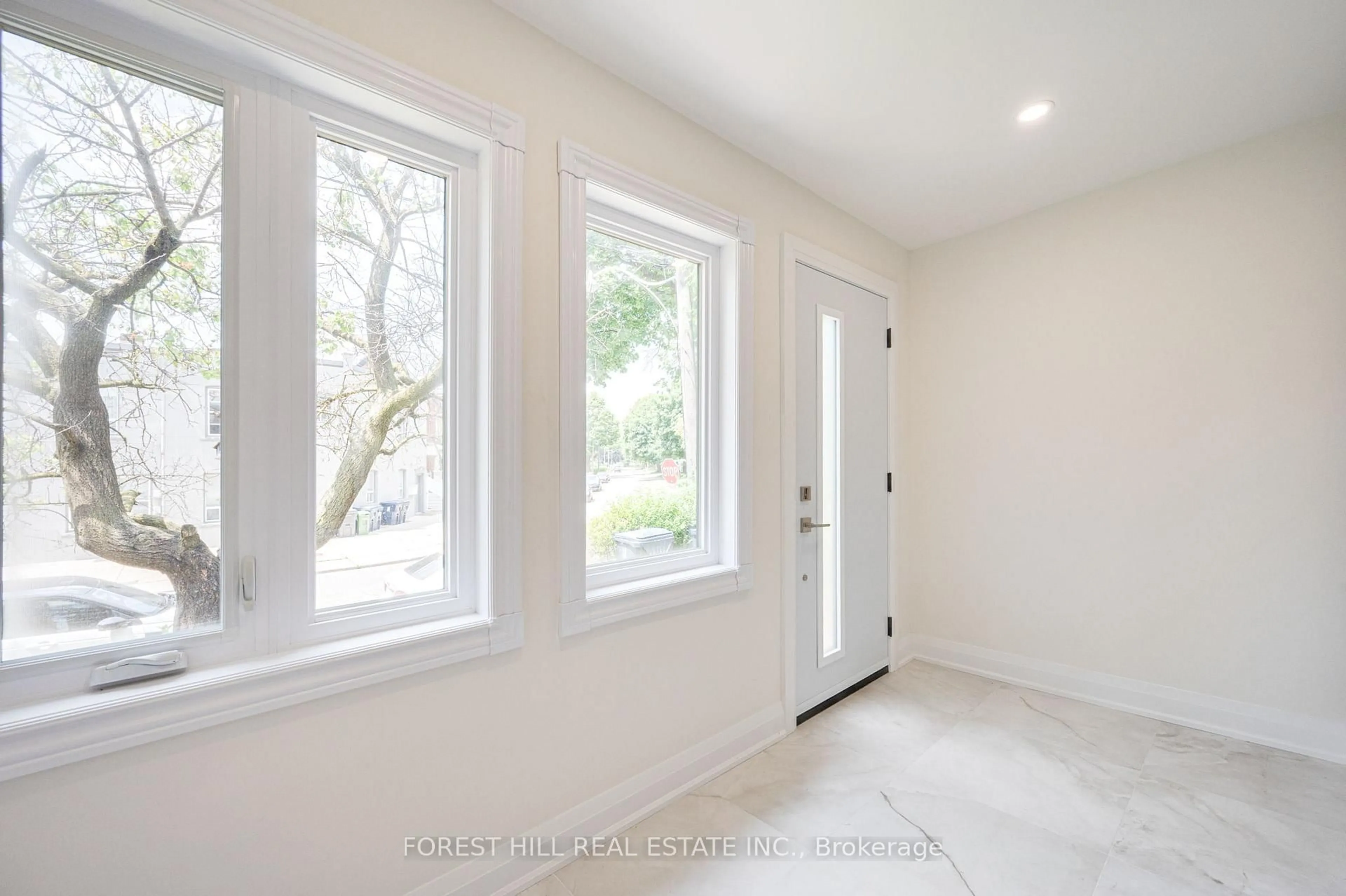 Indoor entryway for 123 Laughton Ave, Toronto Ontario M6N 2X3
